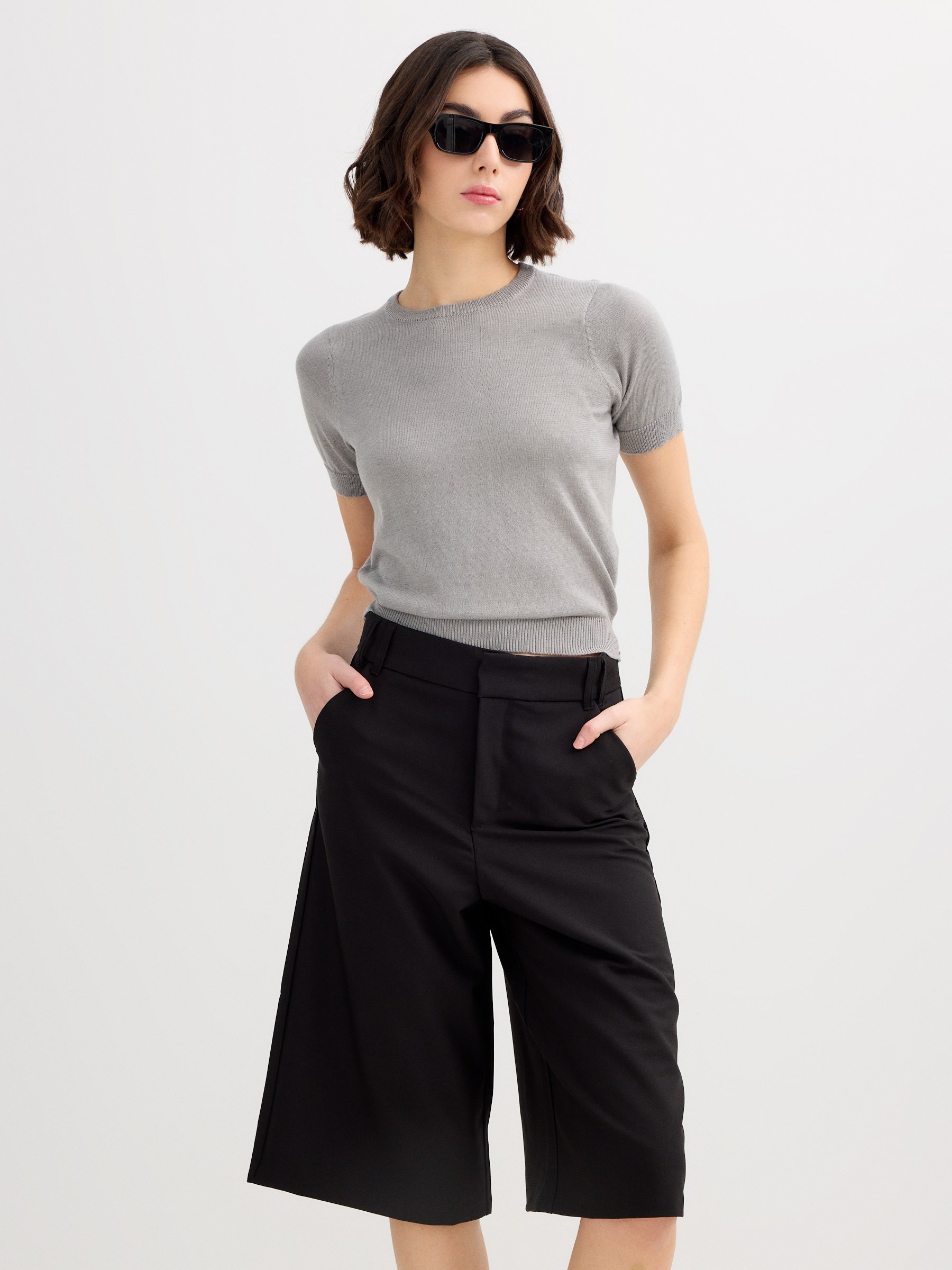 Basic round neck jersey medium grey middle front view