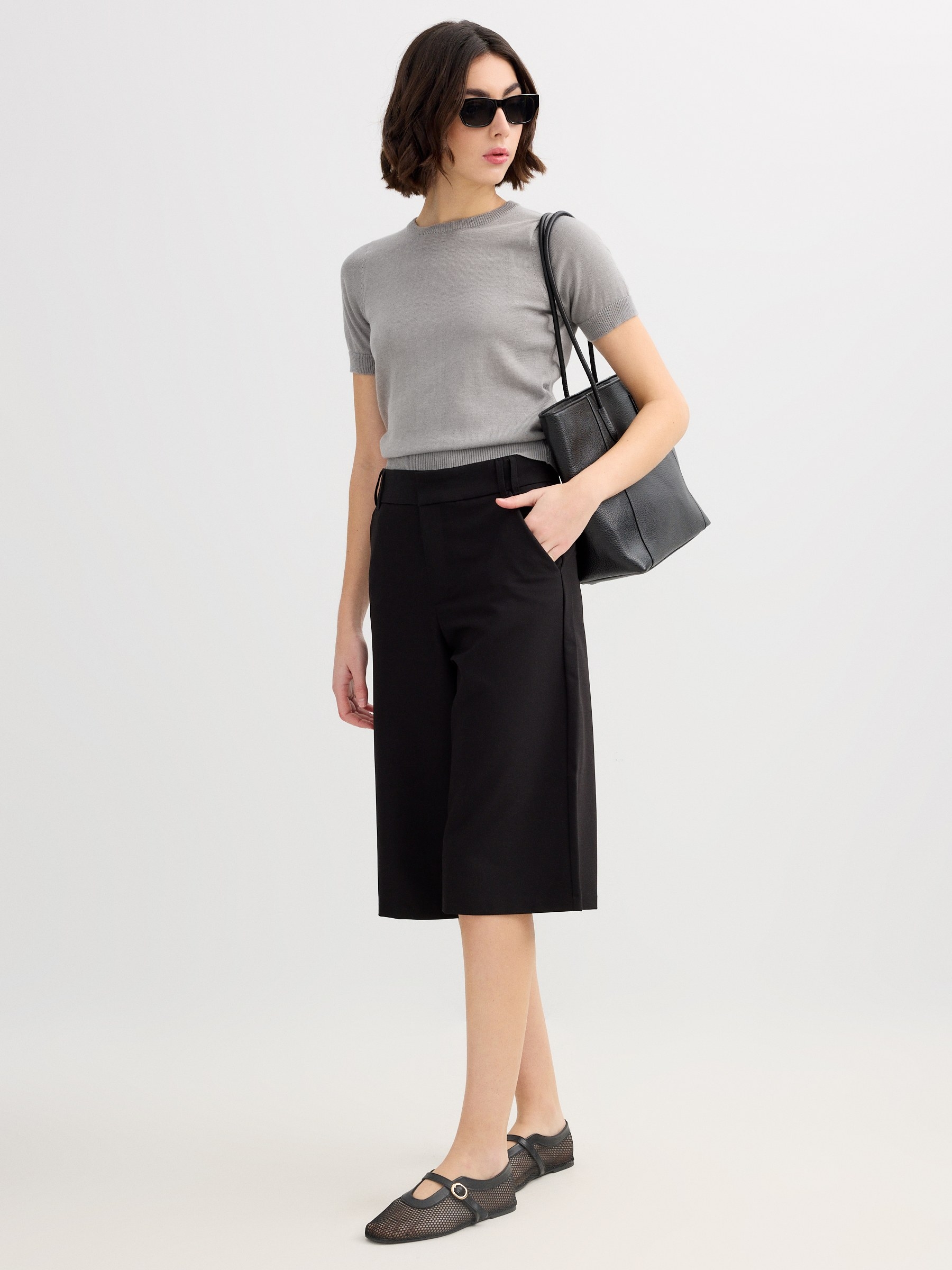 Basic round neck jersey medium grey middle front view