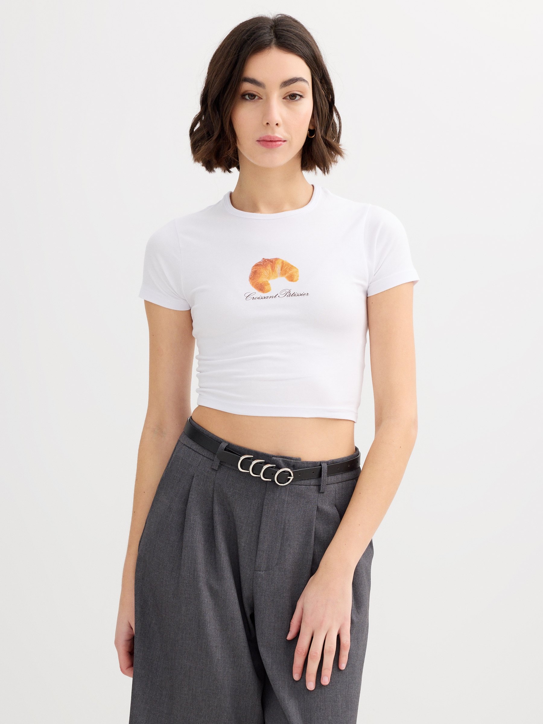 Camiseta croissant crop blanco vista media frontal