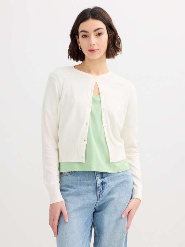 Cardigã casual tricô off white vista meia frontal