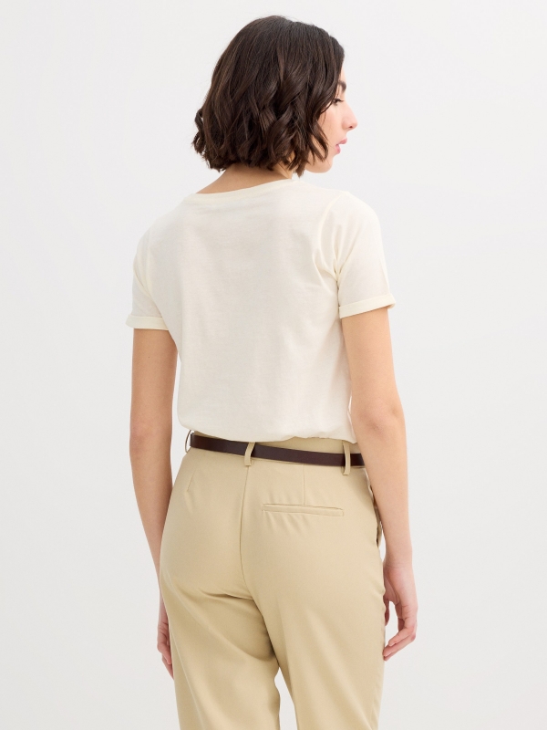 Camiseta Fully Booked off white vista meia traseira