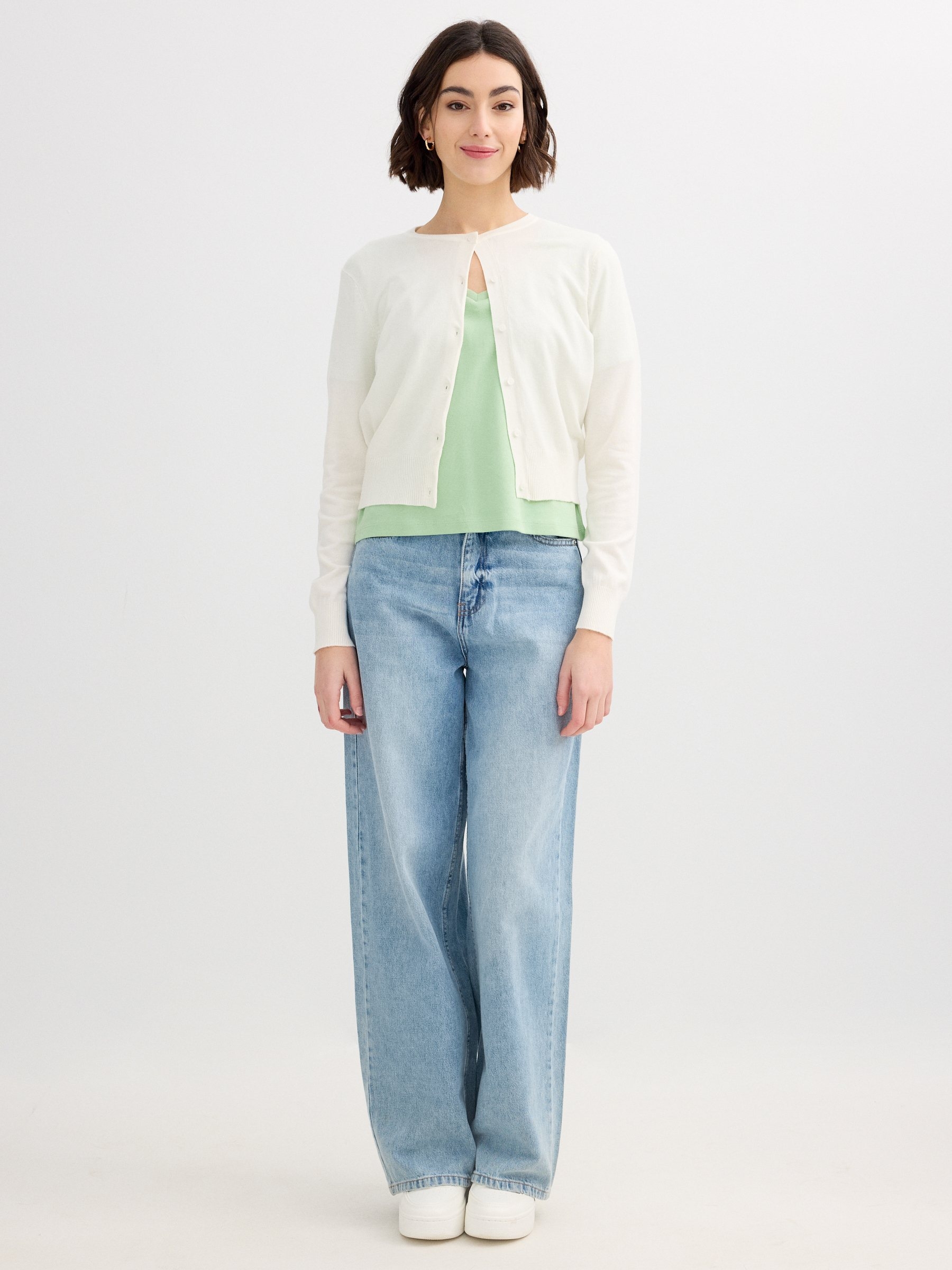 Cardigã casual tricô off white vista meia frontal