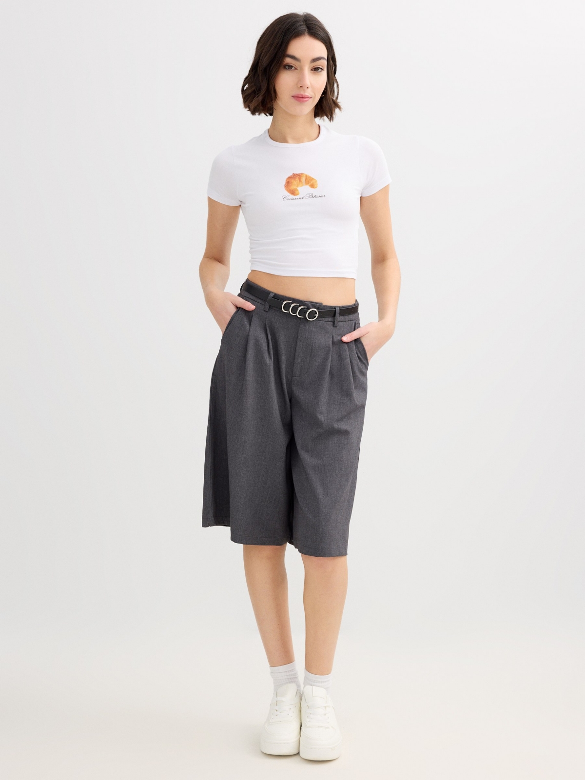 Camiseta croissant crop blanco vista general frontal