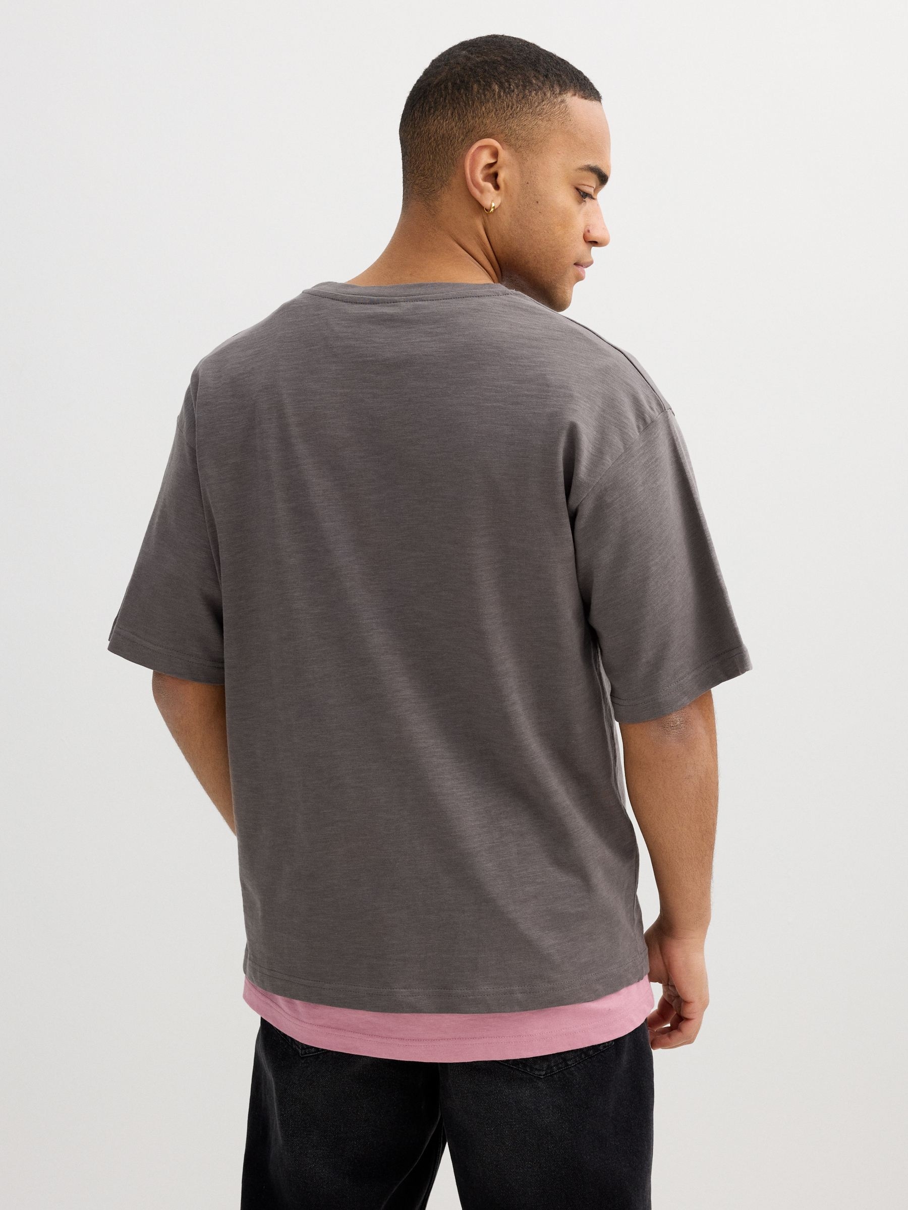Gray oversized basic t-shirt grey middle front view