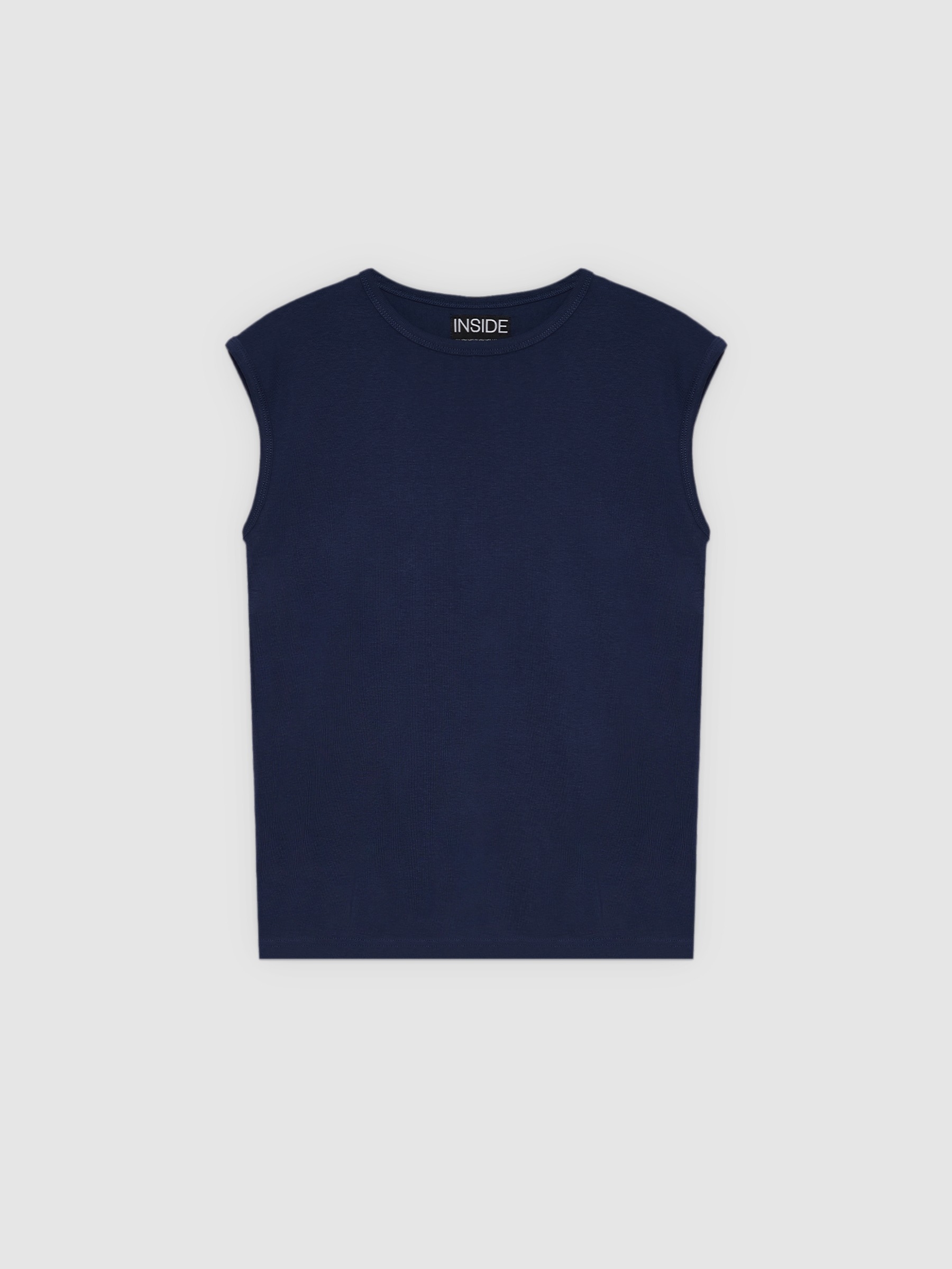 Basic sleeveless shirt