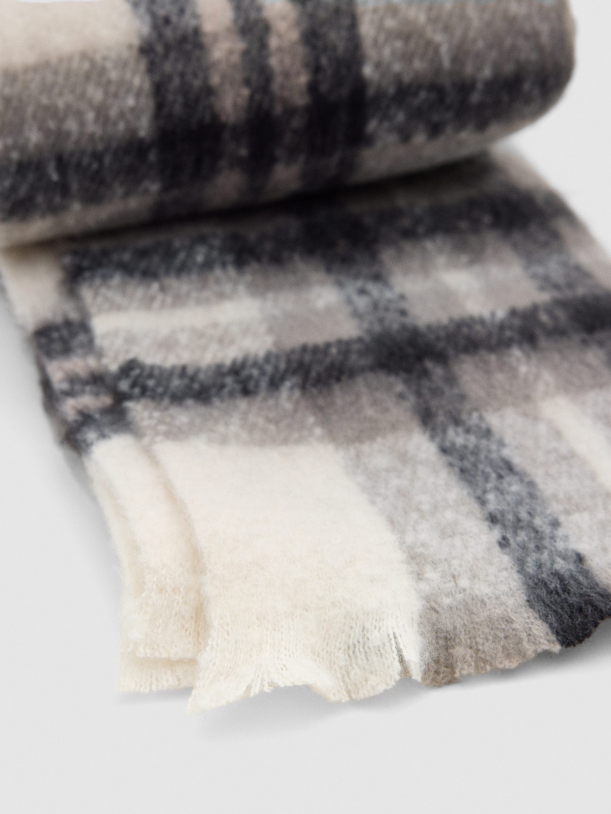 Plaid blanket scarf beige detail view