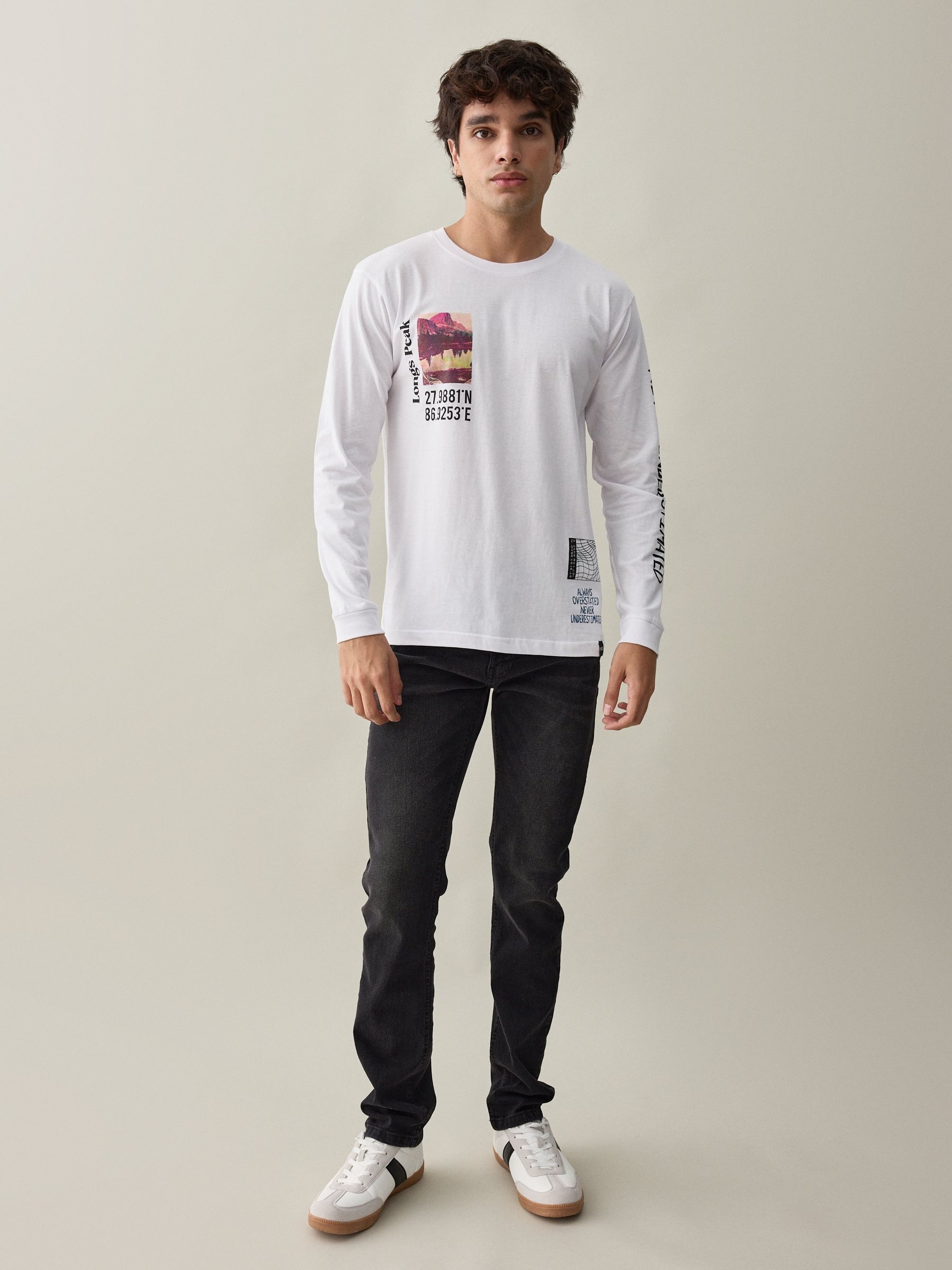 T-shirt de impressão fotográfica branco vista meia frontal