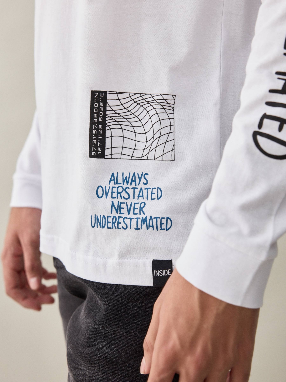 Camiseta print fotografía blanco vista detalle