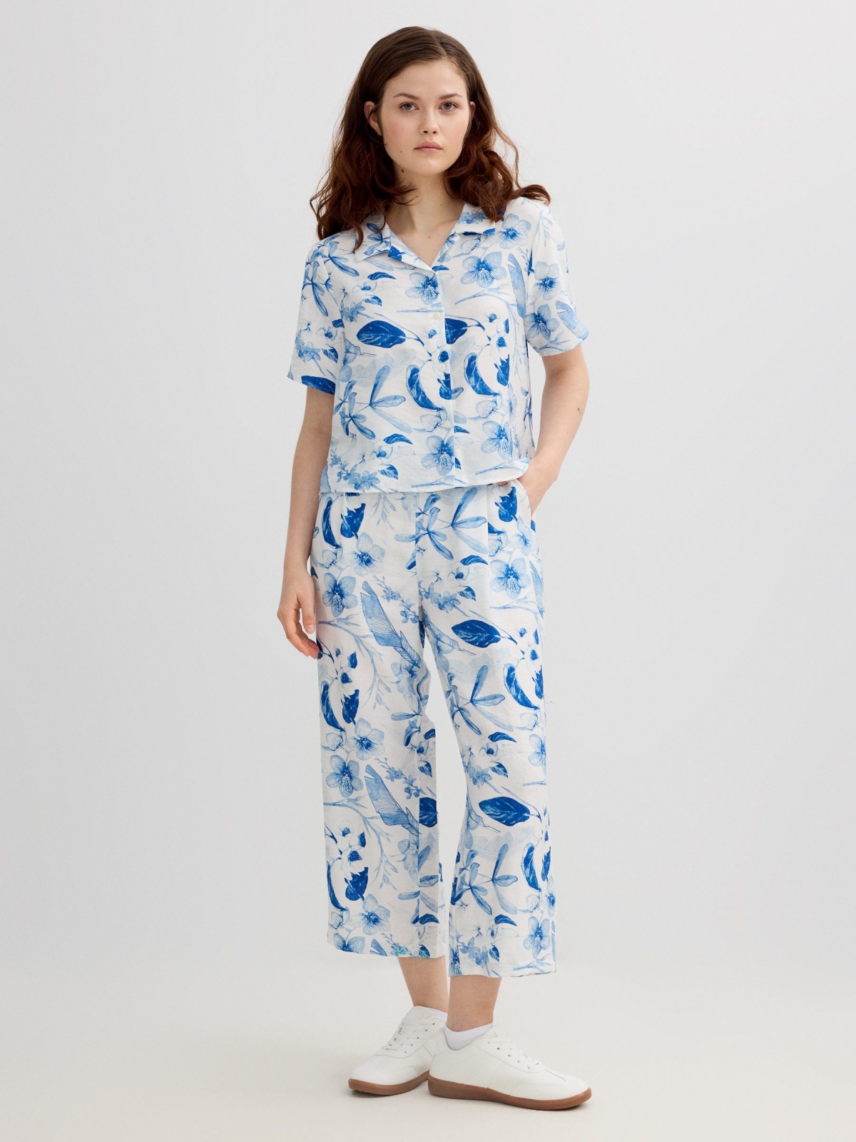 High-waisted floral culotte white front view