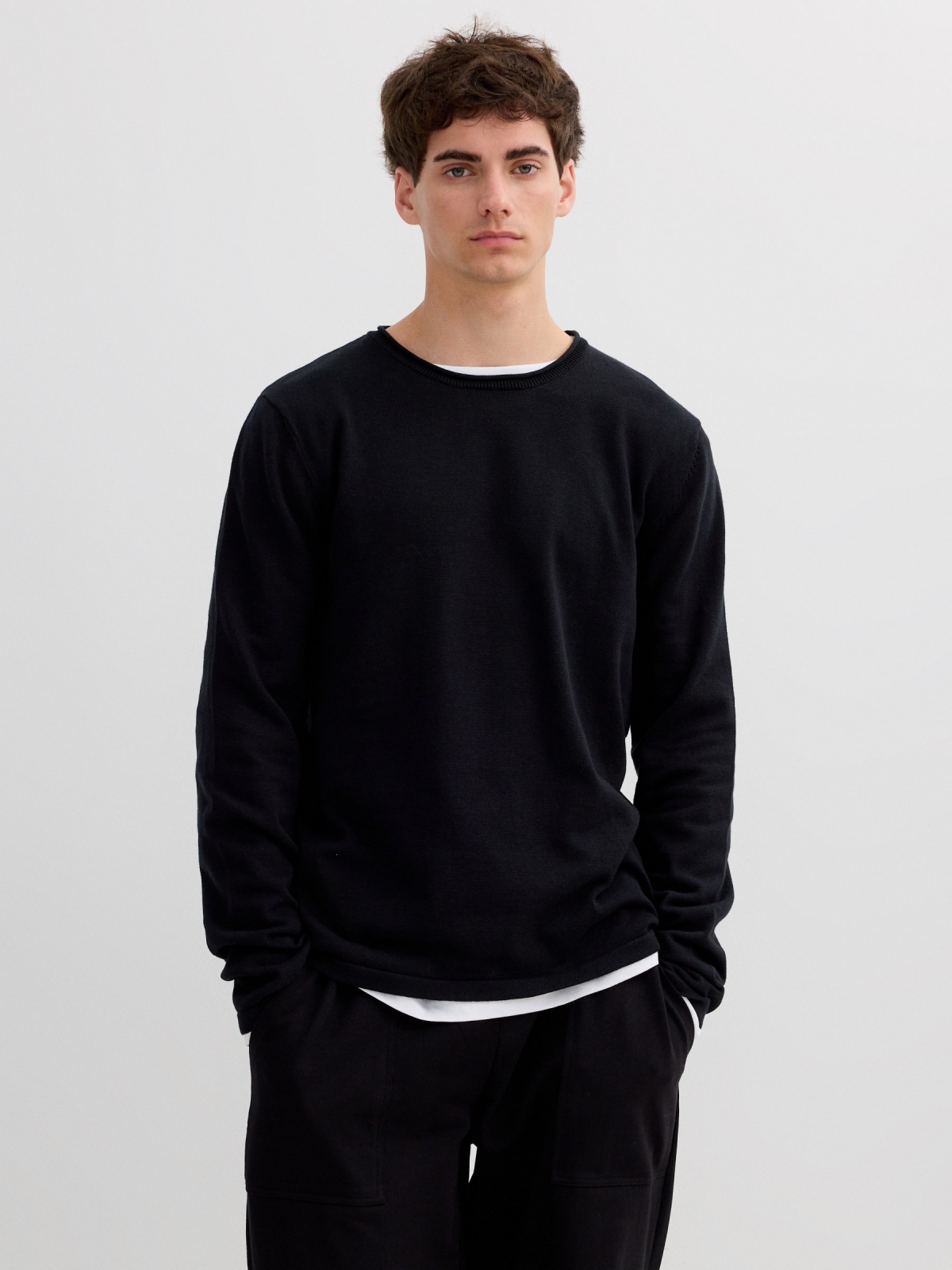 Basic round neck jersey black middle front view