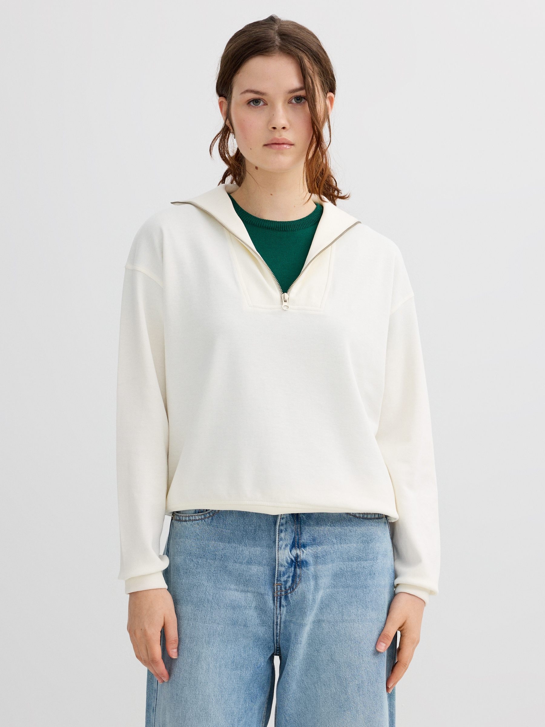 Moletom gola alta zíper off white vista meia frontal
