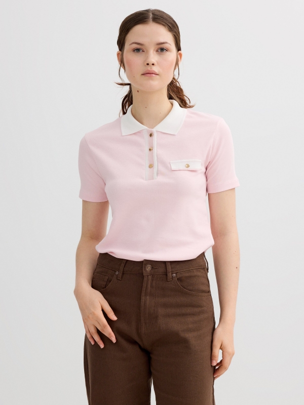 Polo casual de algodão rosa claro vista meia frontal