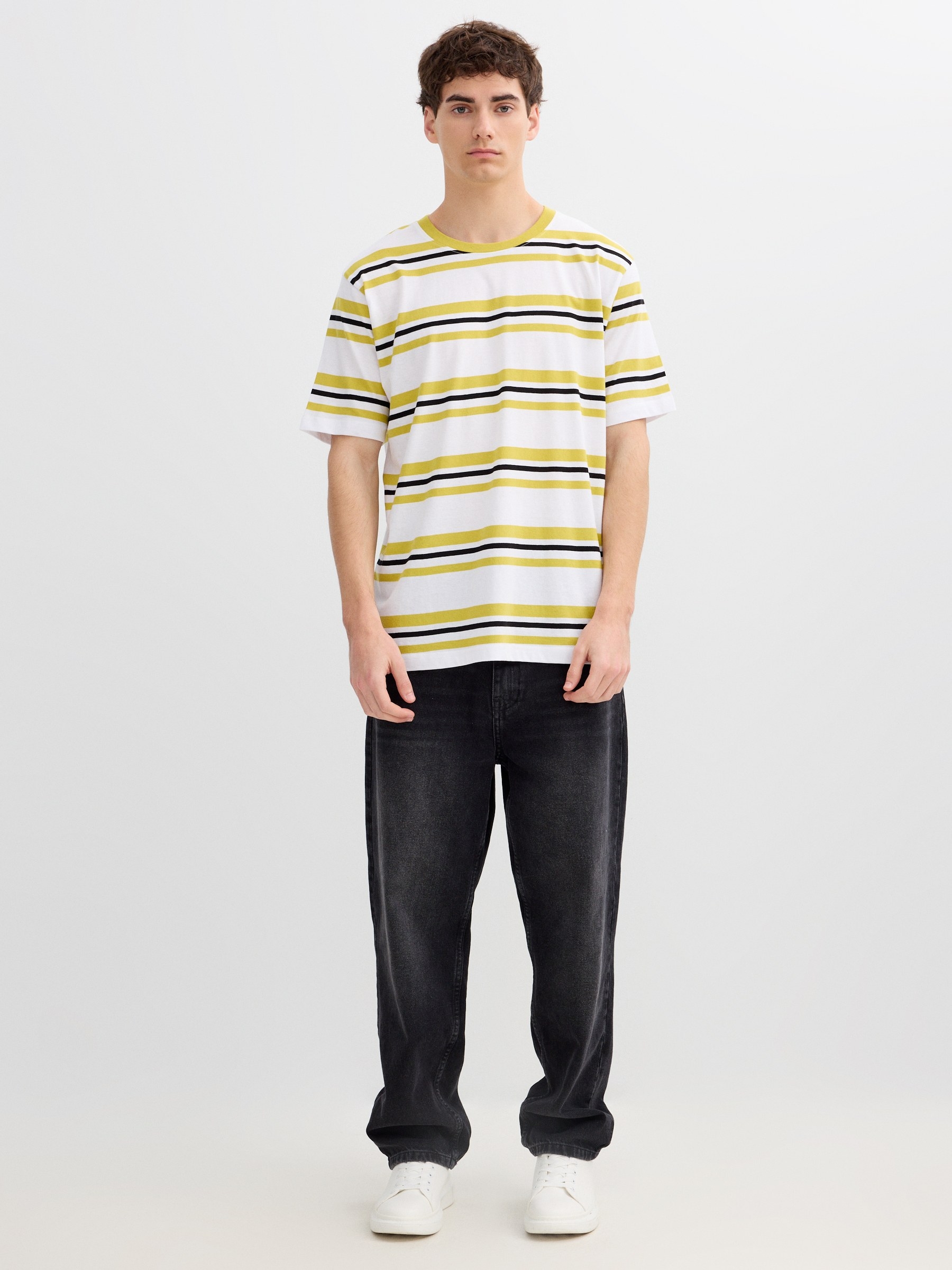 Striped round neck t-shirt