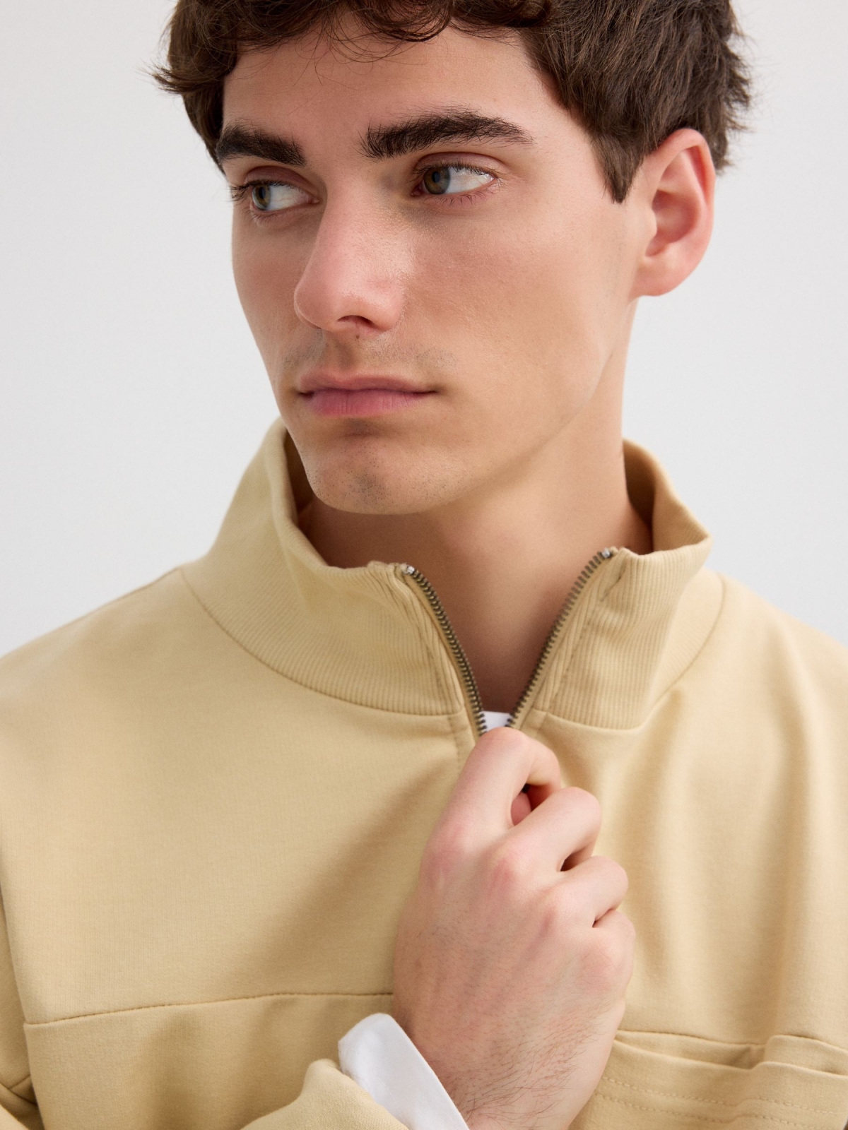 Oversized zip-up fleece sweatshirt raw detail view