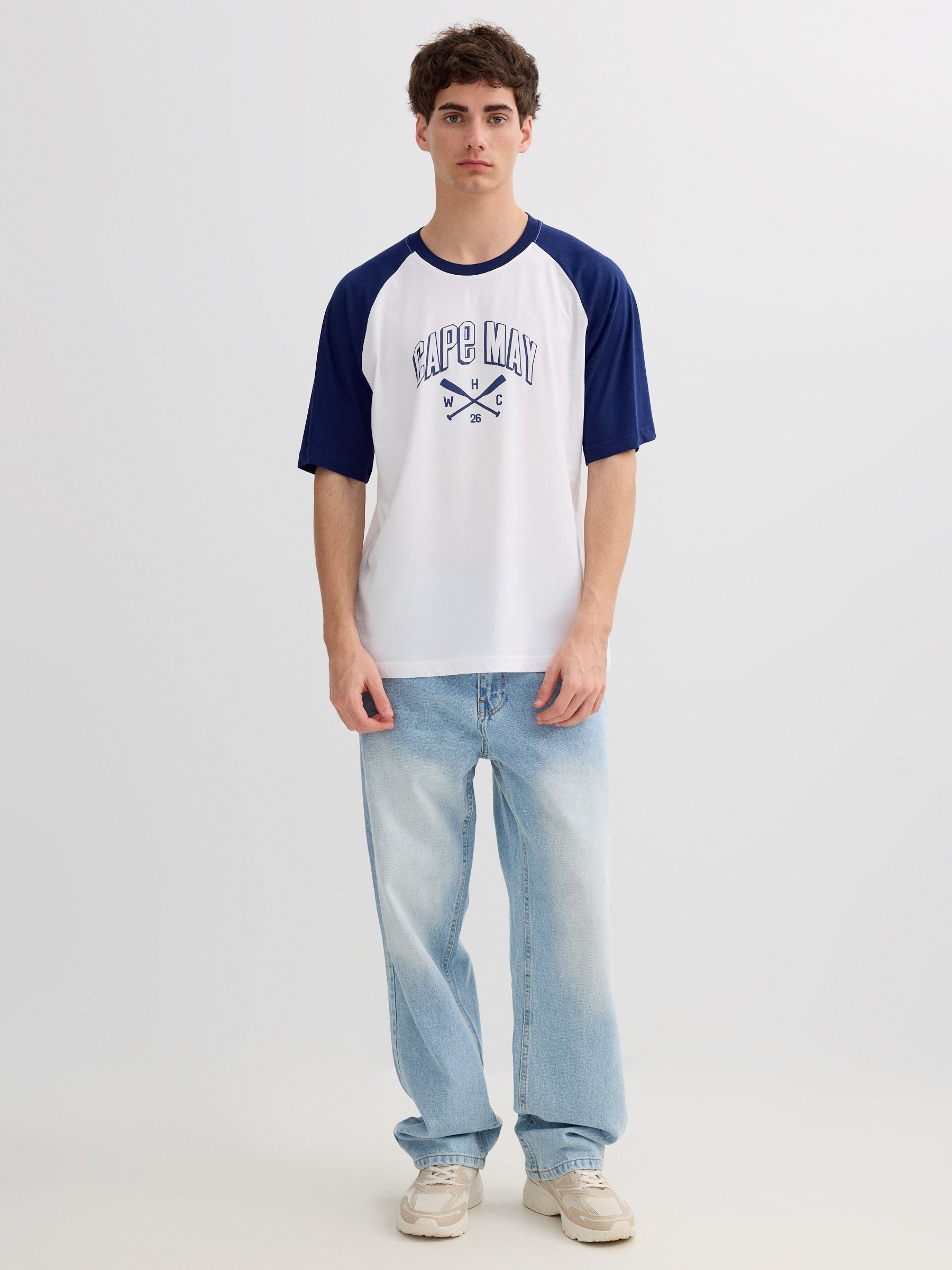 Camiseta Cape May Manga Ranglán blanco vista media frontal