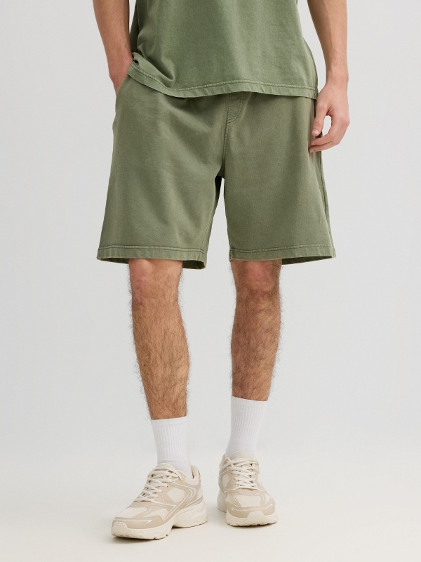 Sports fleece Bermuda with drawstrings green middle back view