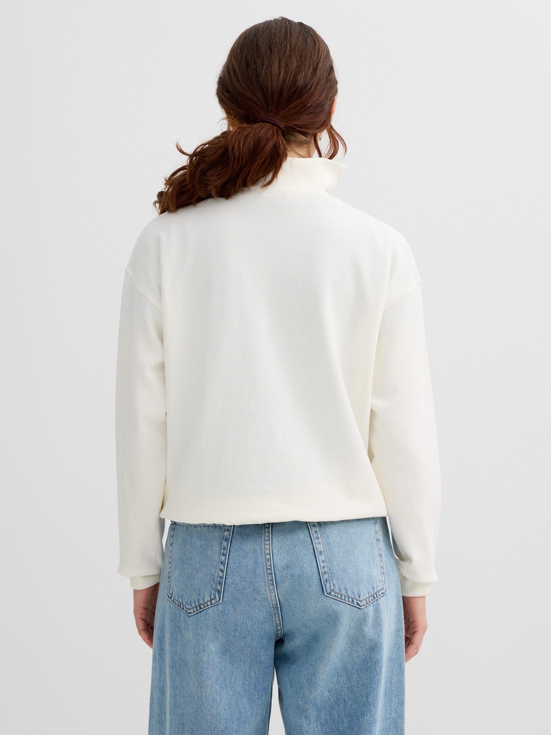 Sudadera cuello perkins cremallera blanco roto vista media frontal