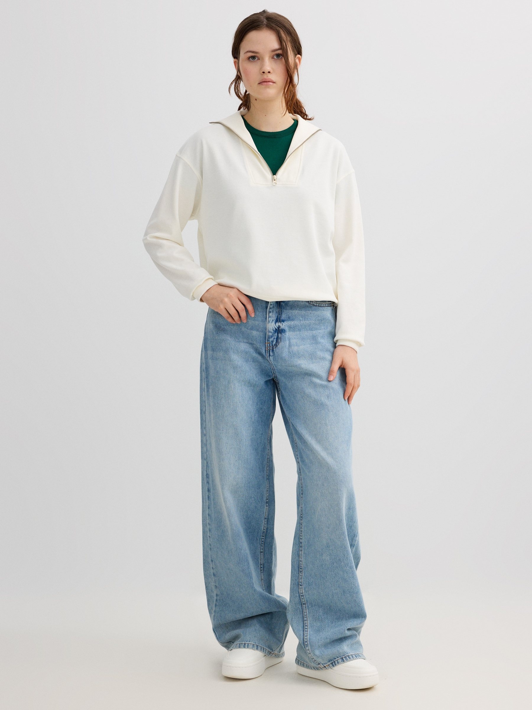 Sudadera cuello perkins cremallera blanco roto vista media frontal