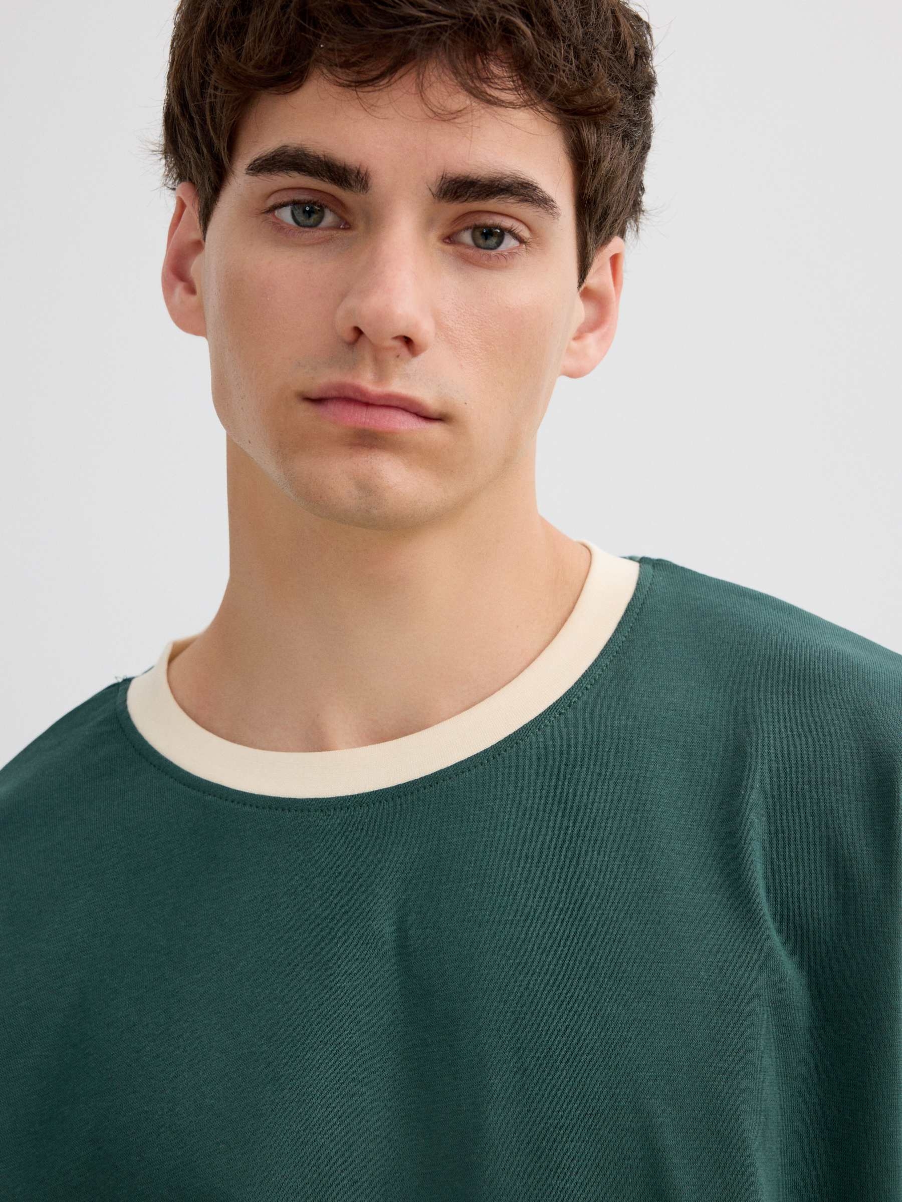 Basic Round Neck T-Shirt dark green middle front view