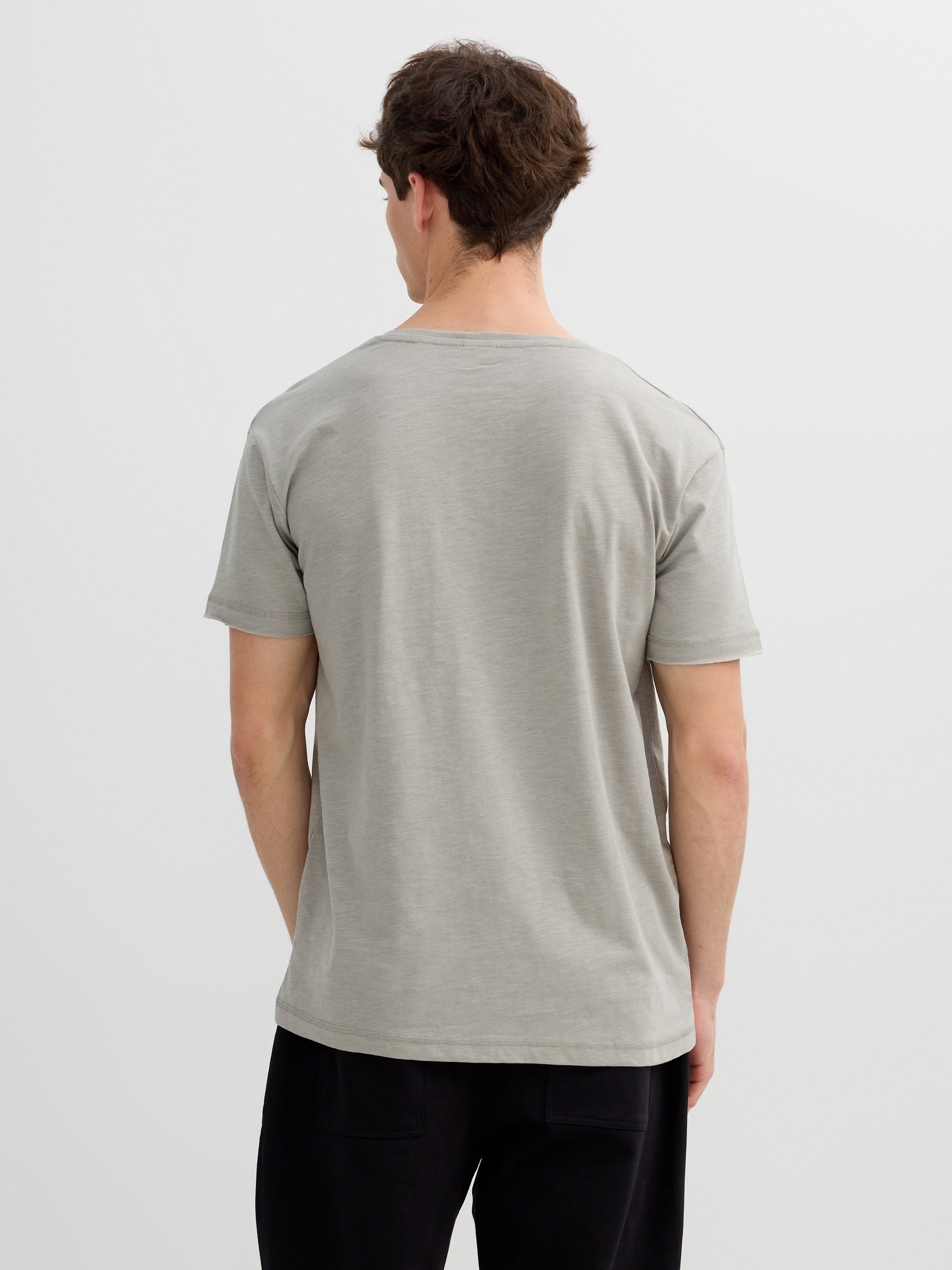 Basic t-shirt green middle front view