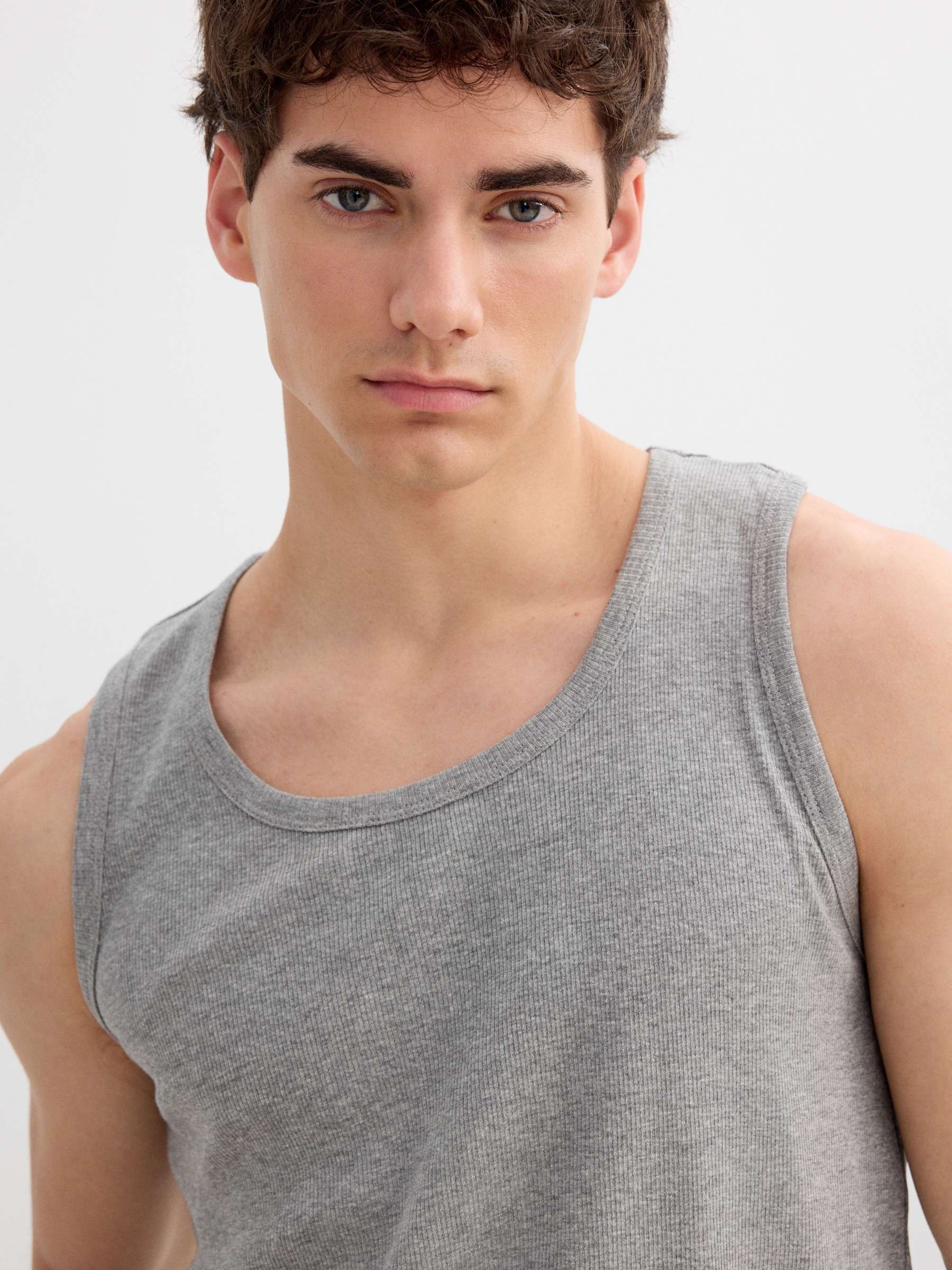 Basic ribbed tank top grey middle front view
