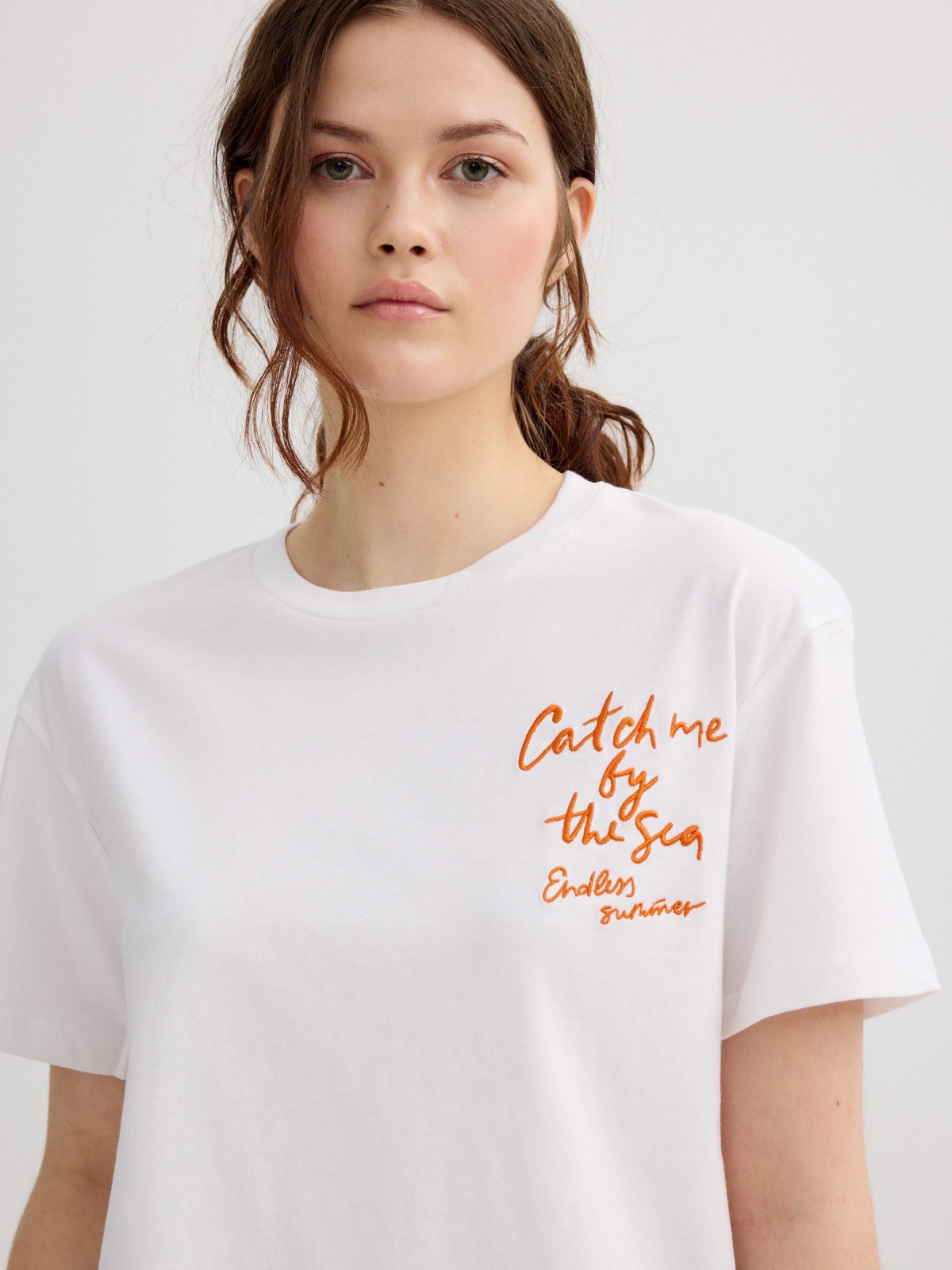 Embroidered T-shirt Endless Summer white detail view
