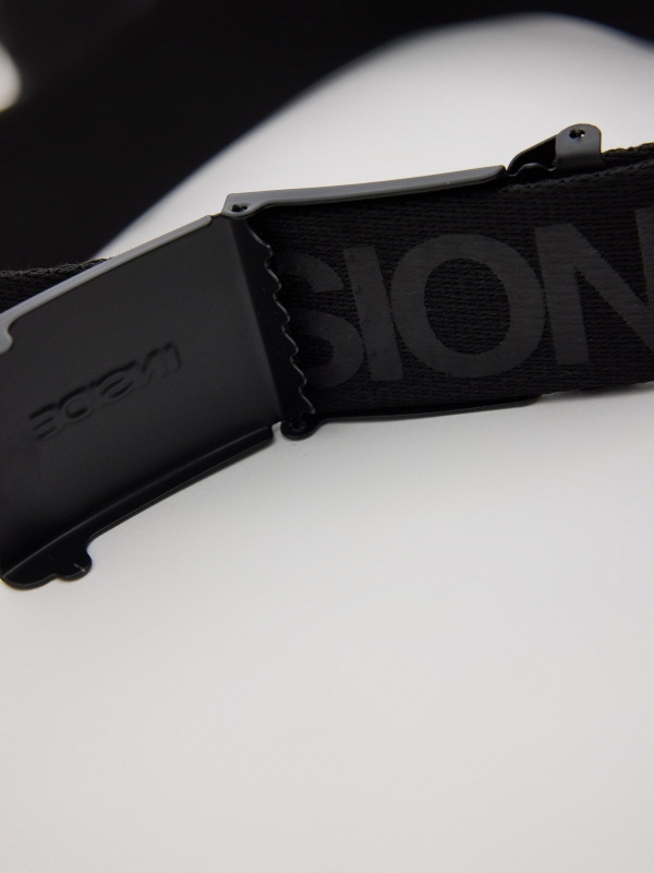 Cinto de lona com fivela preto vista detalhe