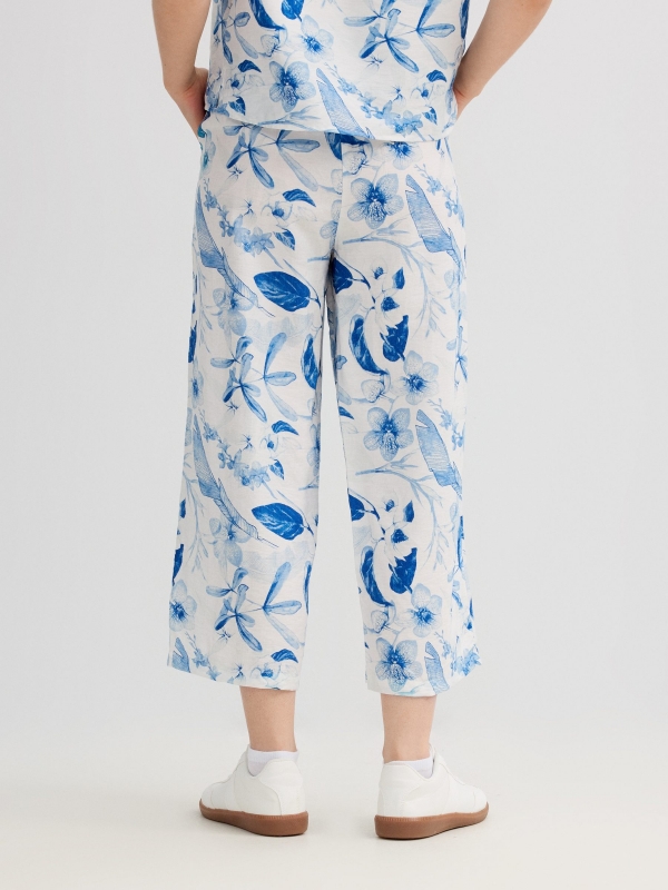 Culote floral de cintura alta branco vista meia traseira