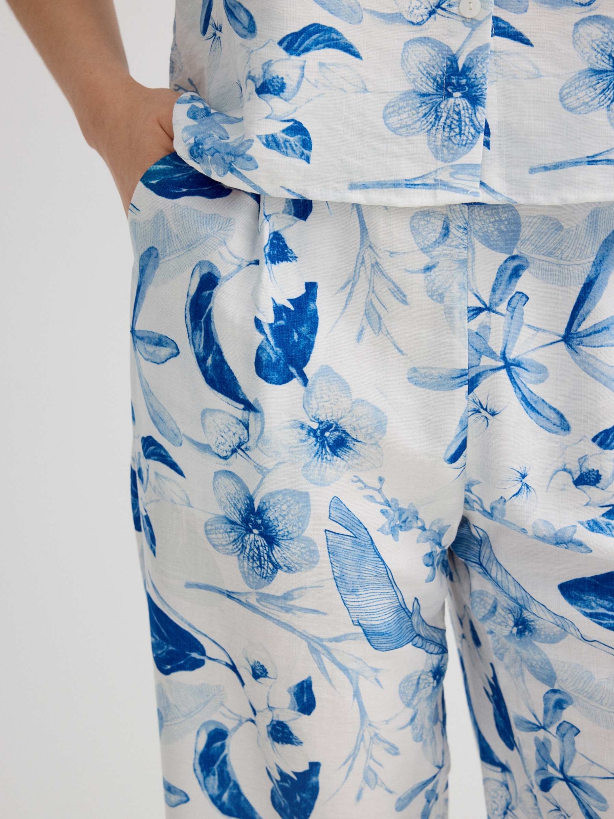 Culotte floral de tiro alto blanco vista detalle