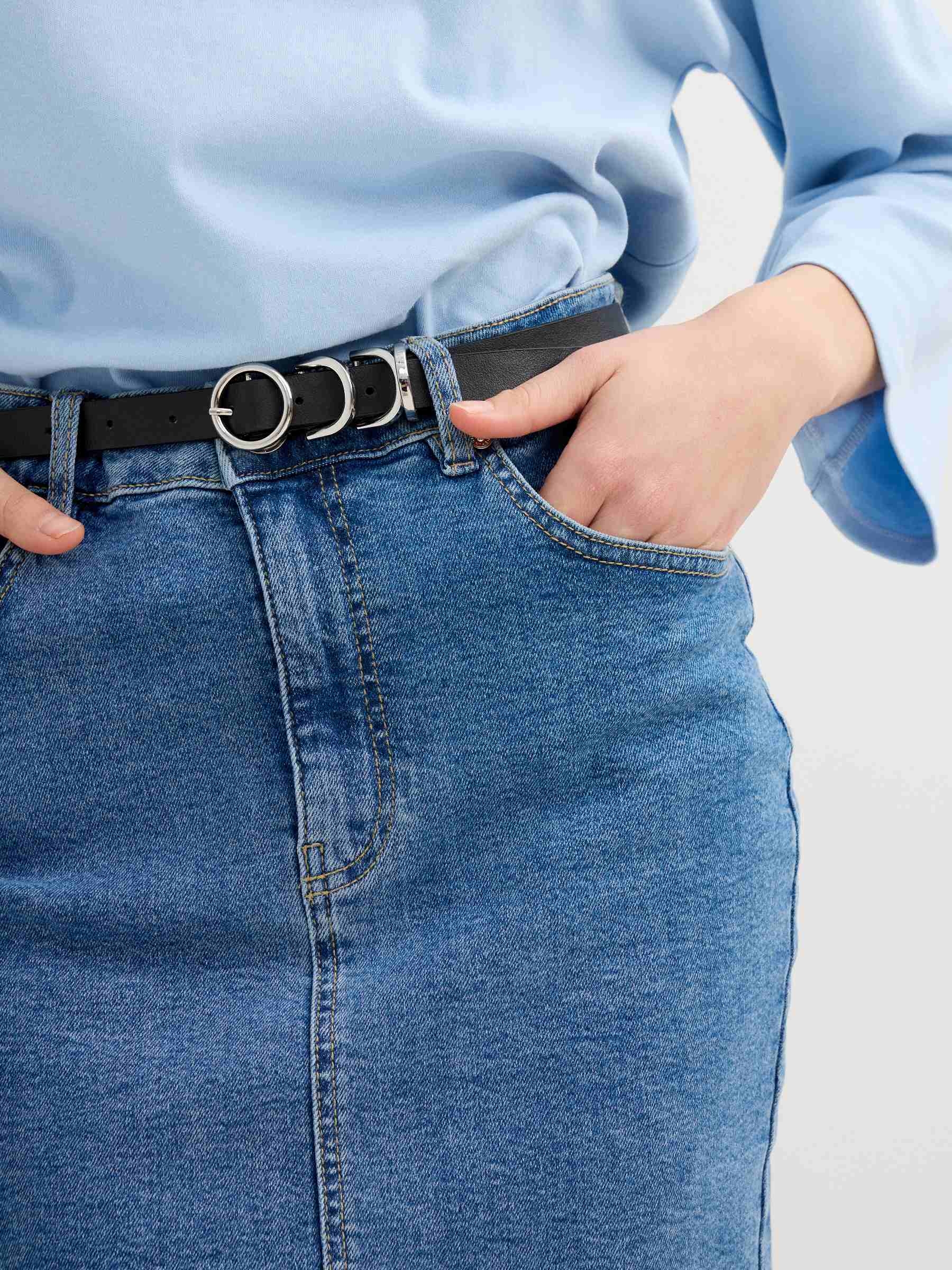 Fitted denim miniskirt blue middle front view