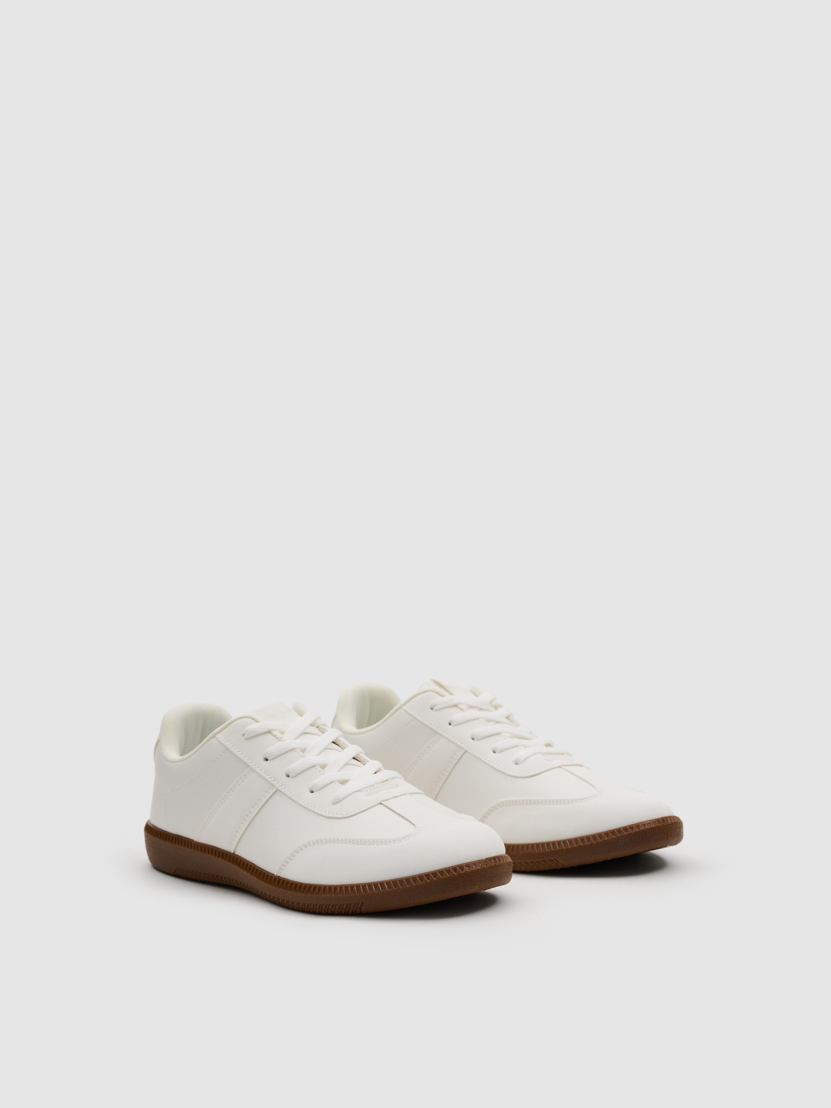 Synthetic leather sports shoes with rubber sole white 45º front view
