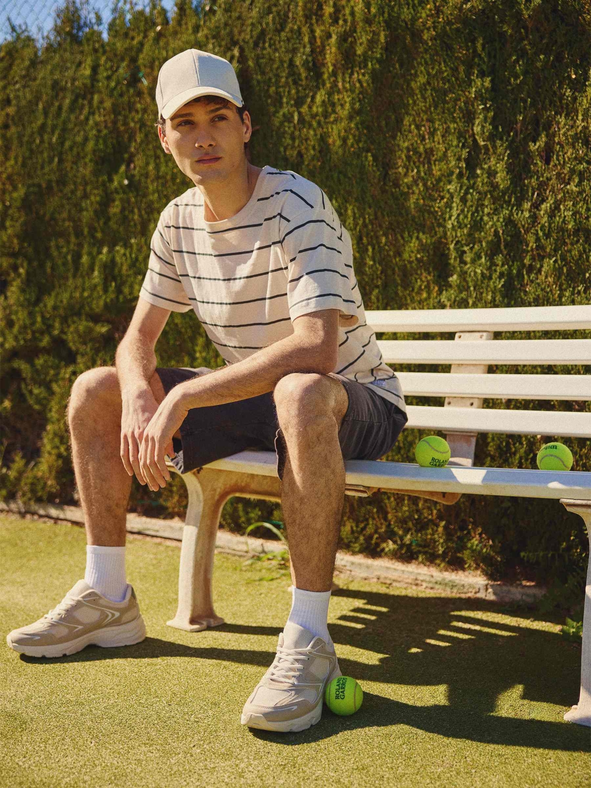 %New% Beige combined running sneaker raw