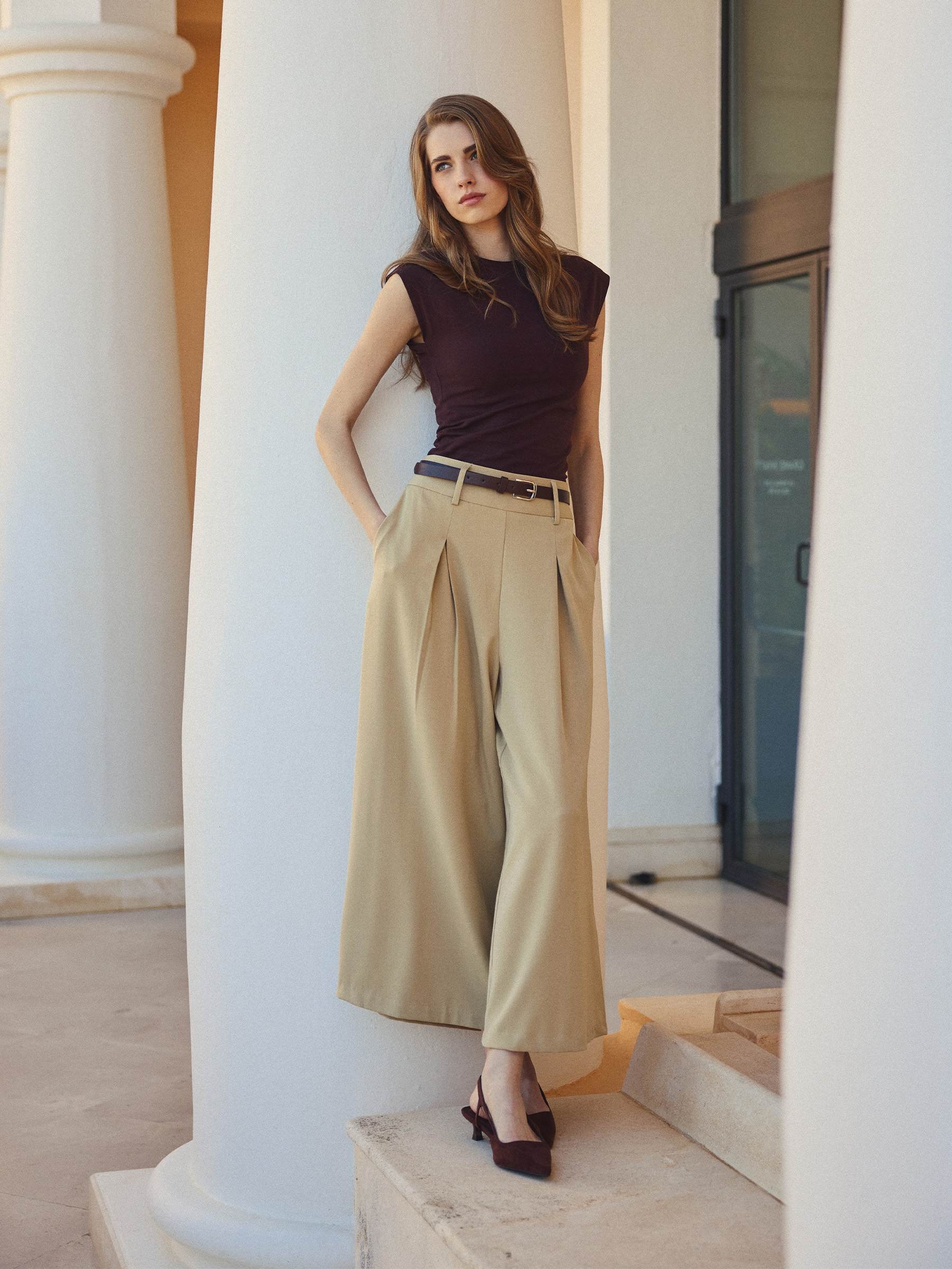Culotte tiro alto ocre vista general frontal
