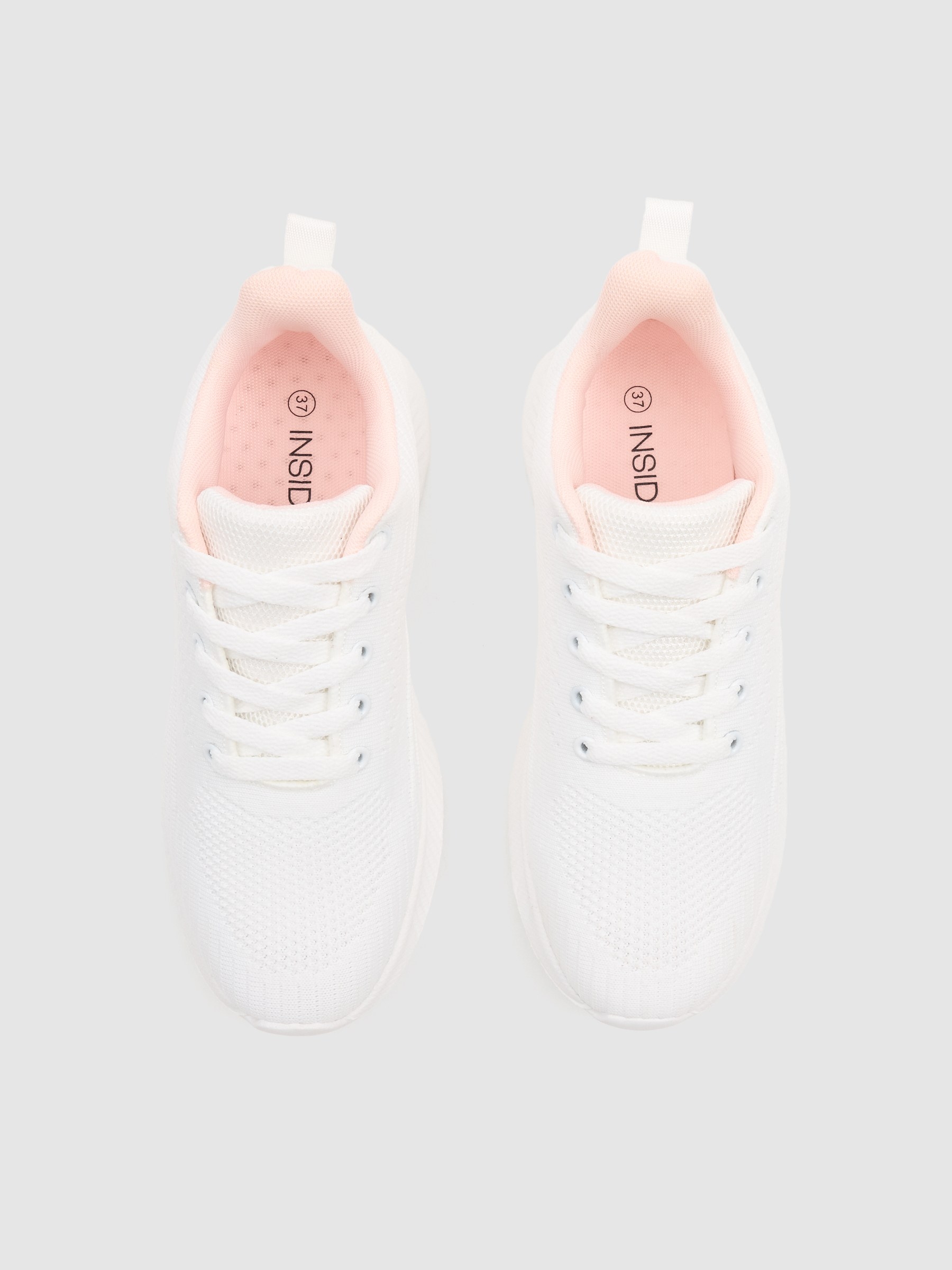 Faux leather sports with zipper white 45º front view