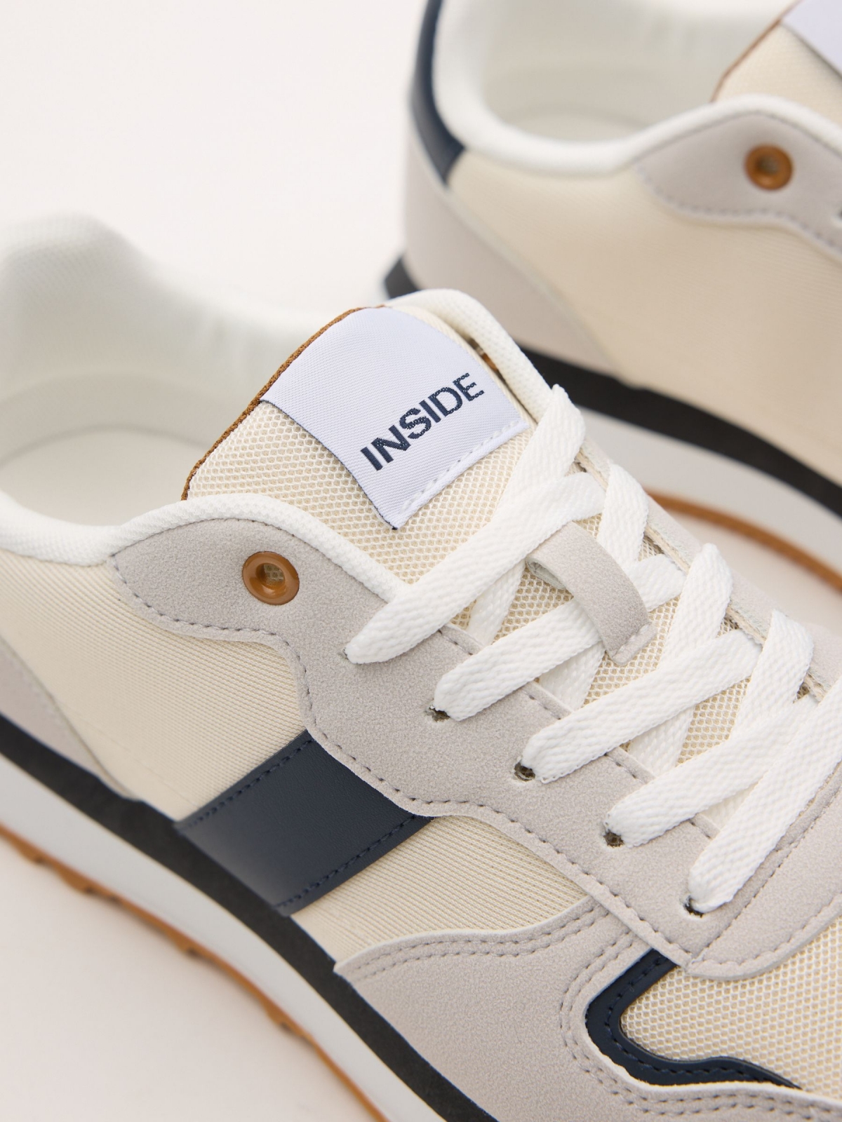 Nylon running sneakers rubber sole white detail view