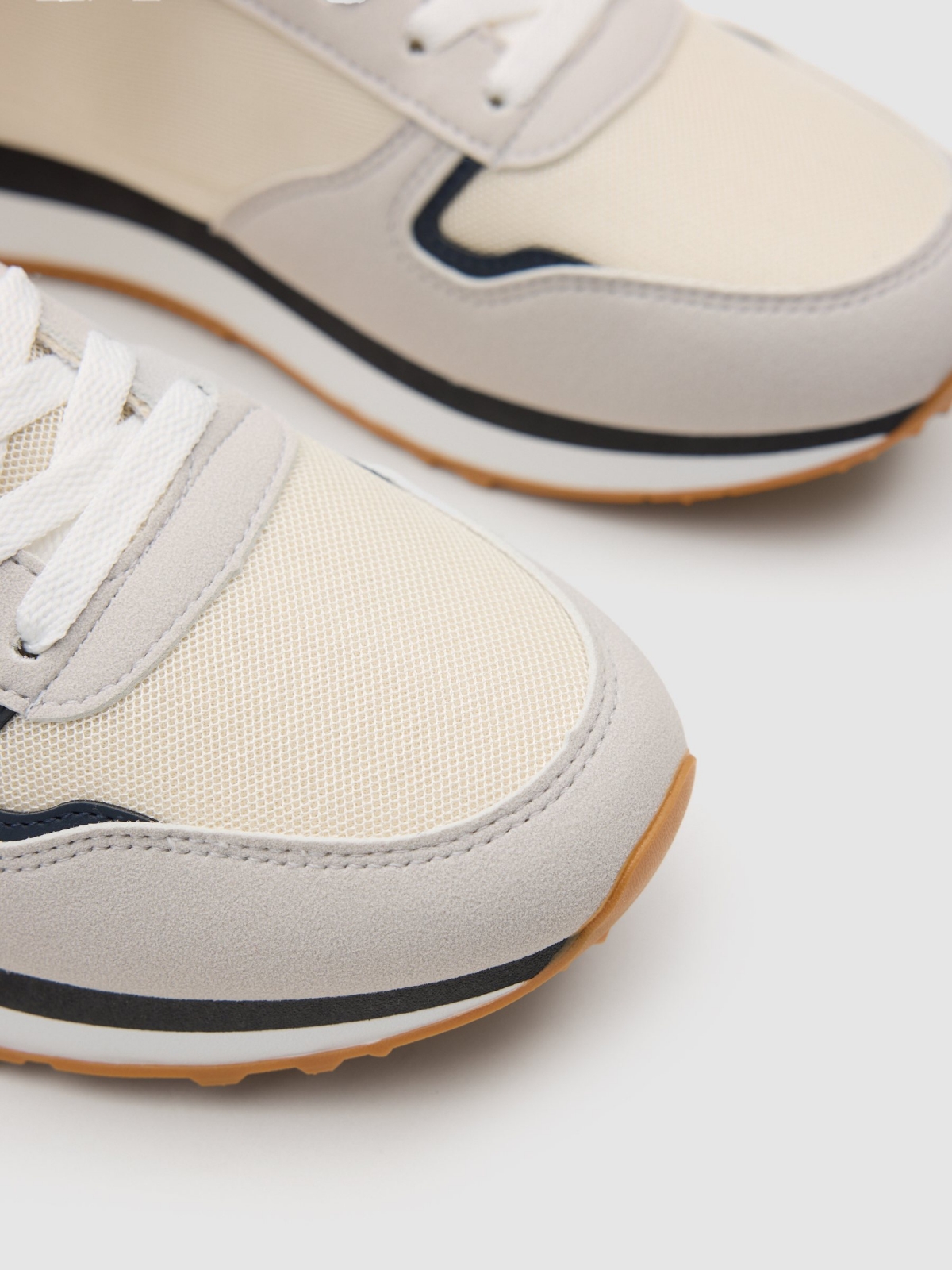 Zapatillas nylon running suela de goma blanco vista detalle