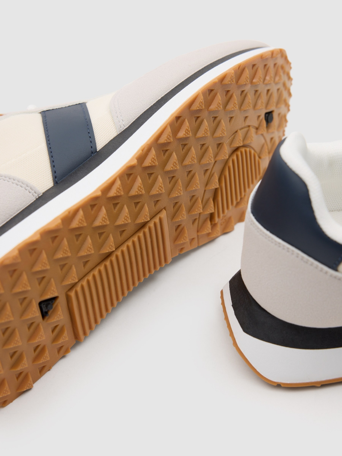 Nylon running sneakers rubber sole white detail view