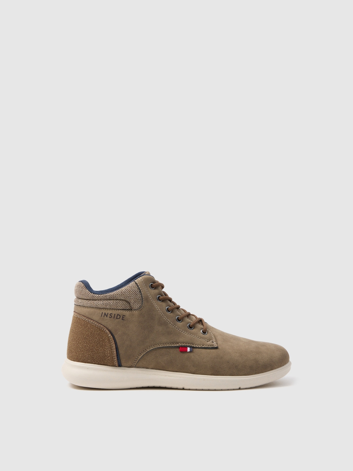 Bota desportiva
