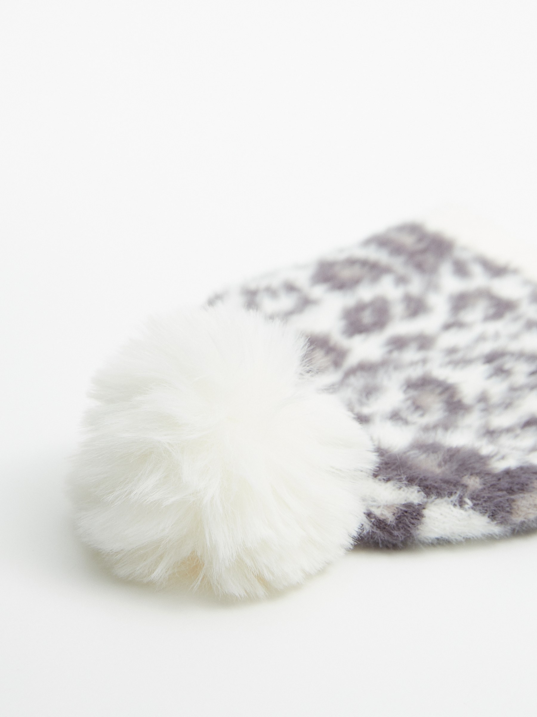 Gorro animal print blanco