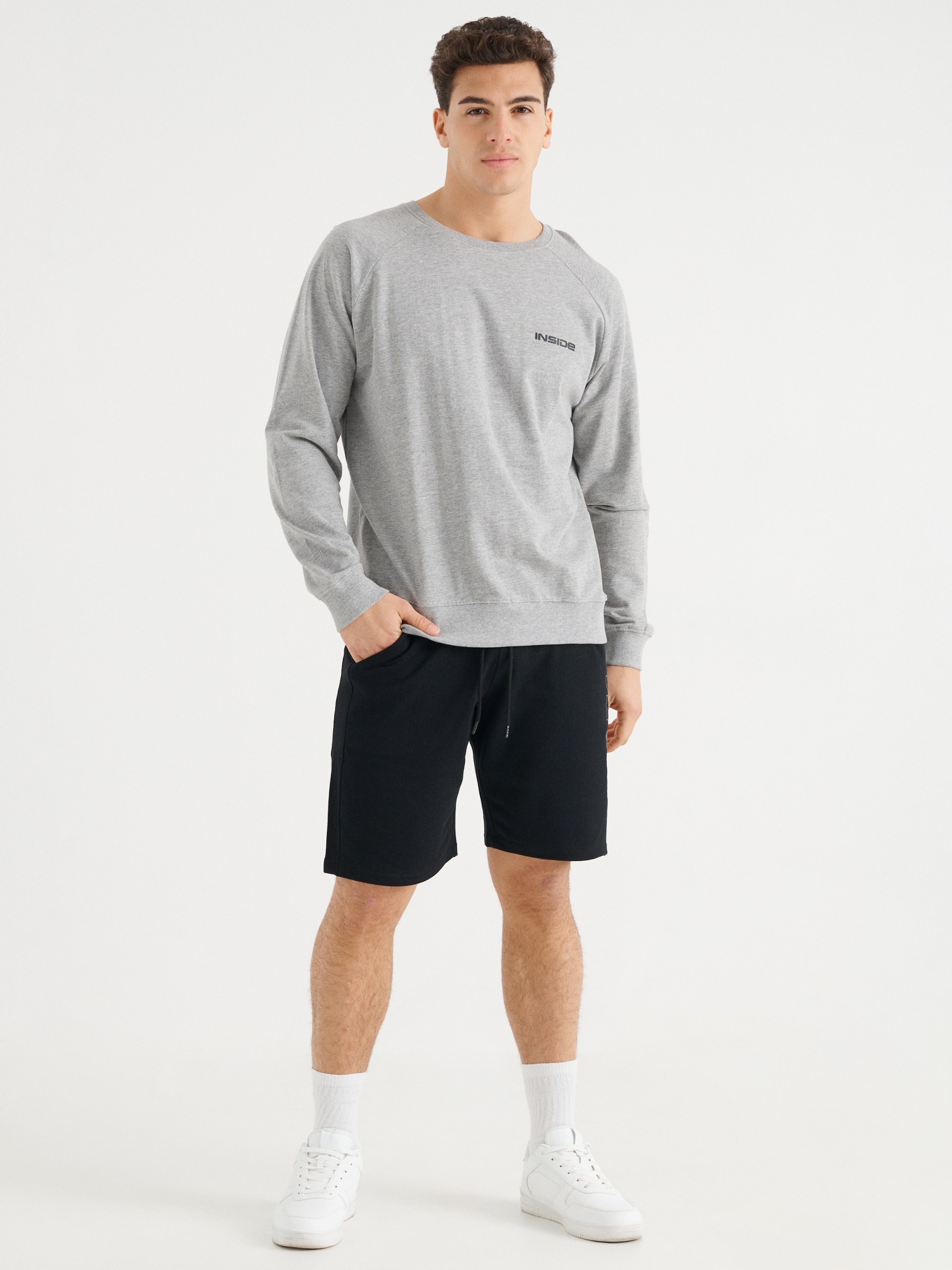 Basic jogger shorts black middle front view
