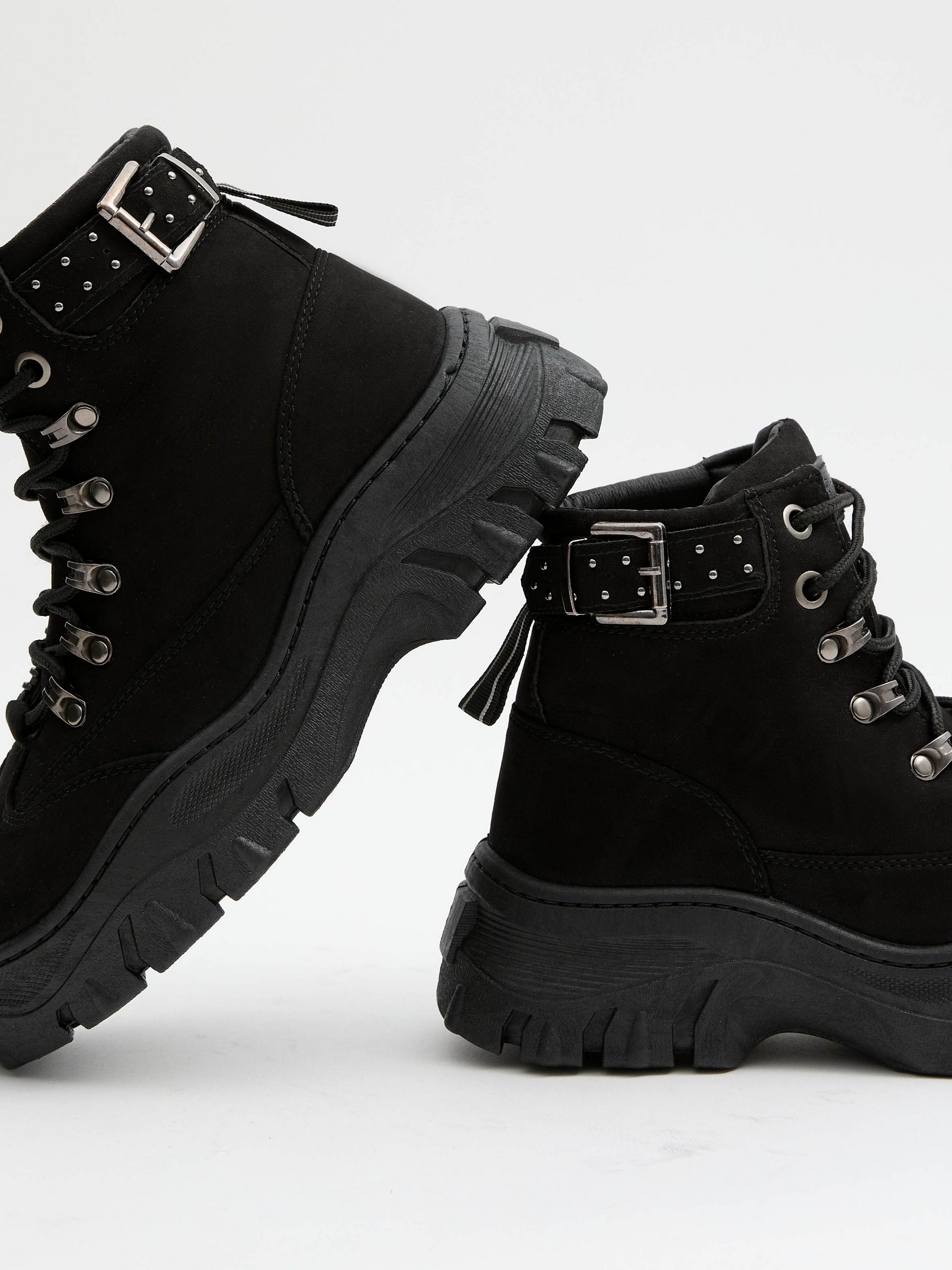 Casual fashion platform boot black