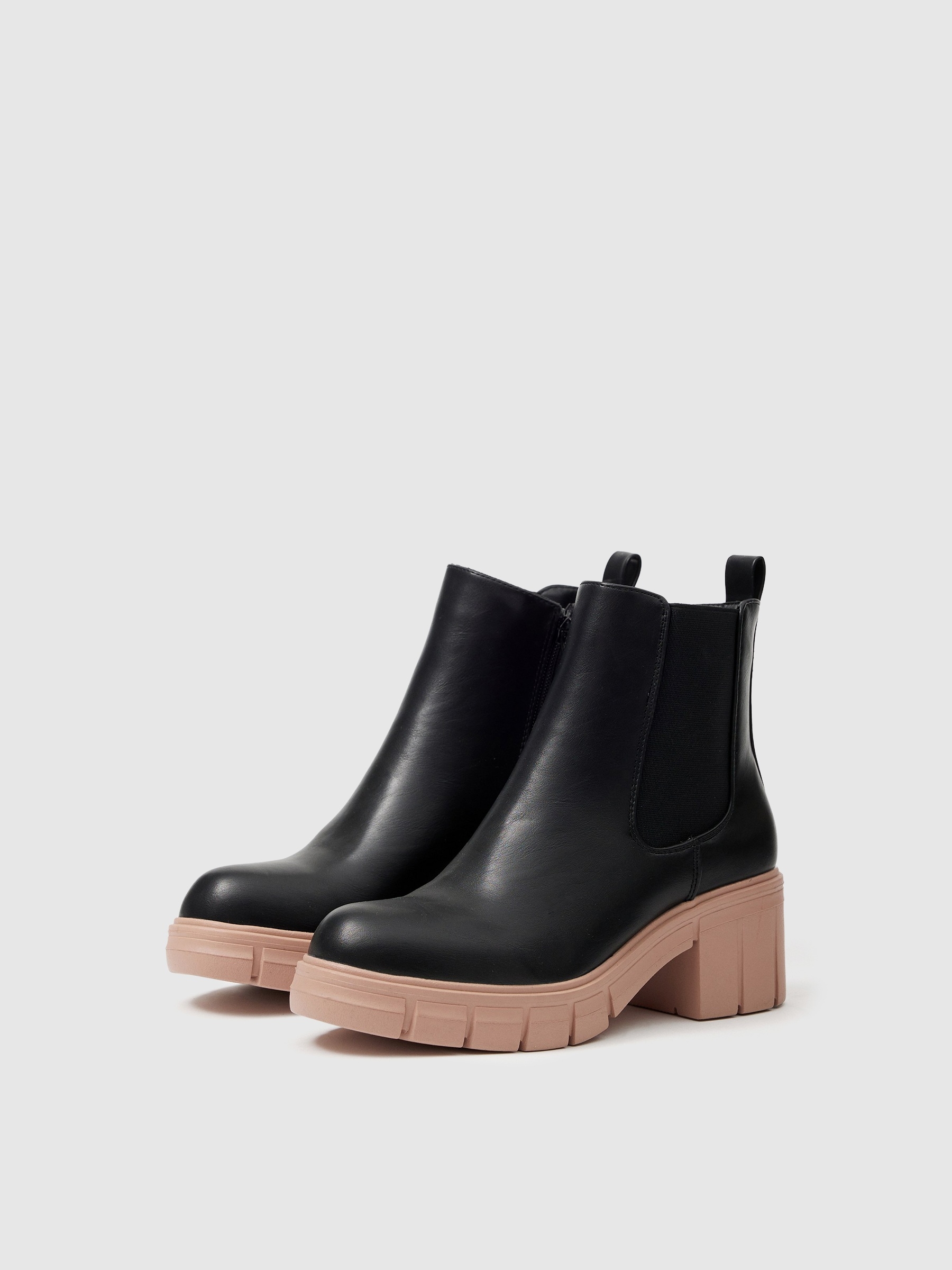 Two-tone chelsea ankle boot black