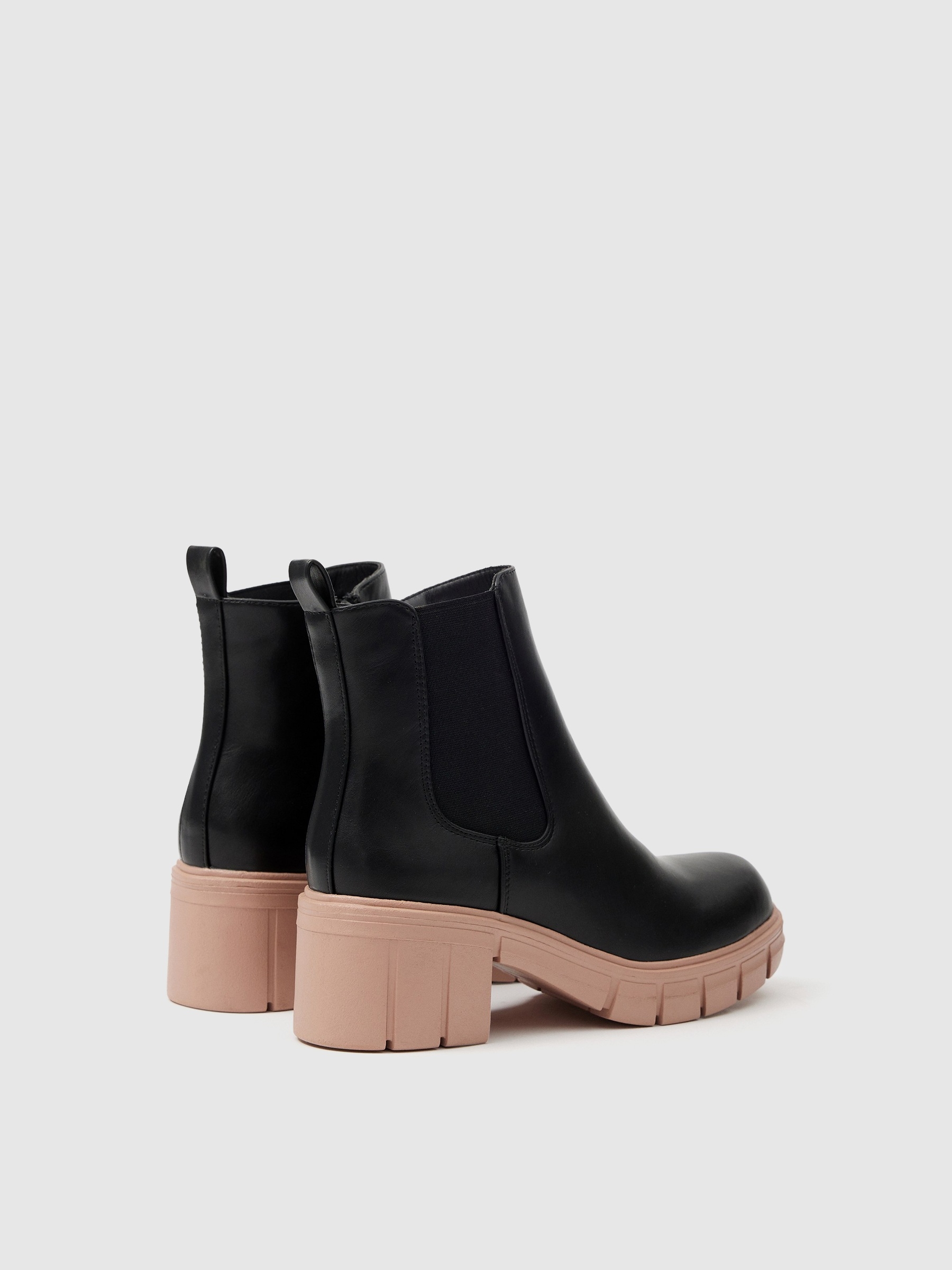 Two-tone chelsea ankle boot black