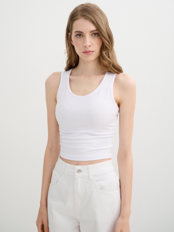 Basic sleeveless top