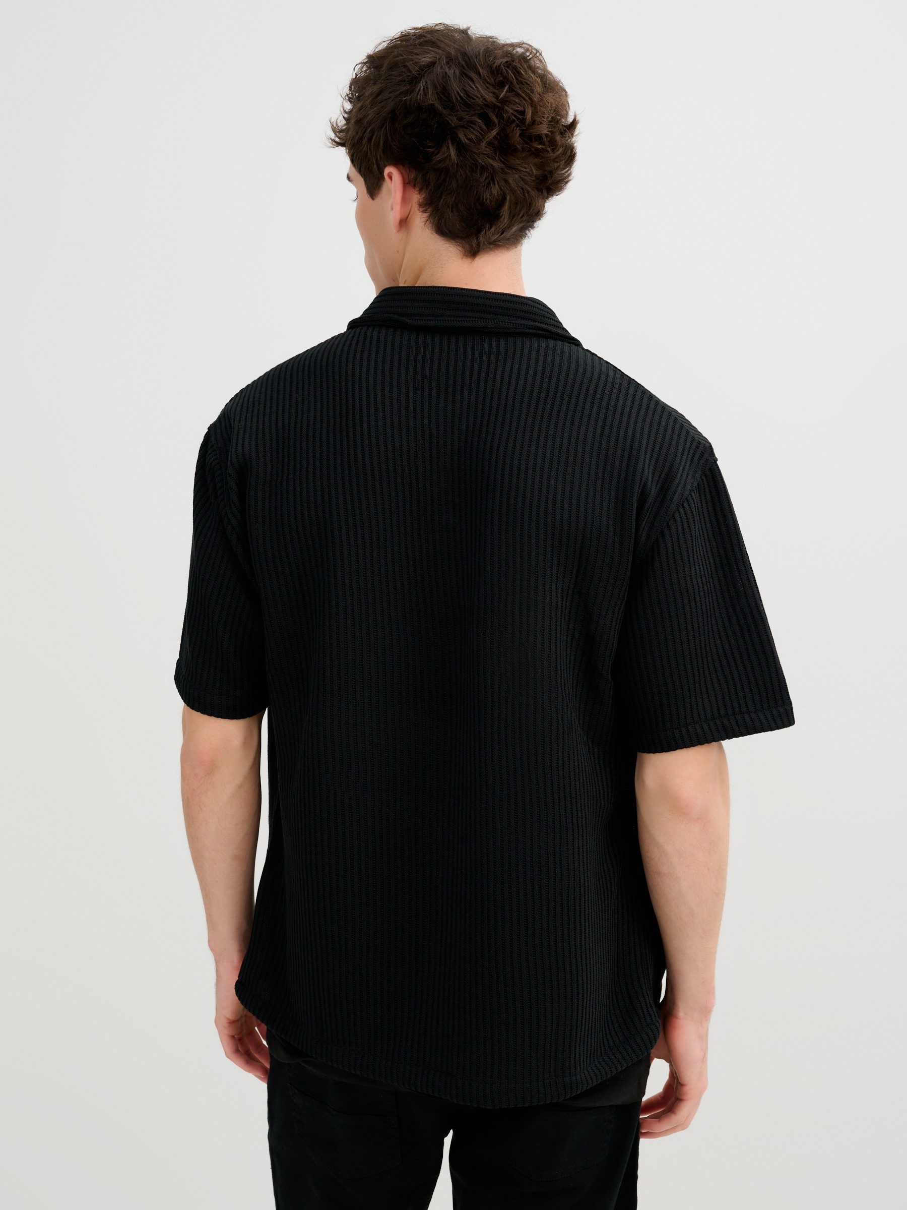 Camisa canalé botones negro vista media frontal