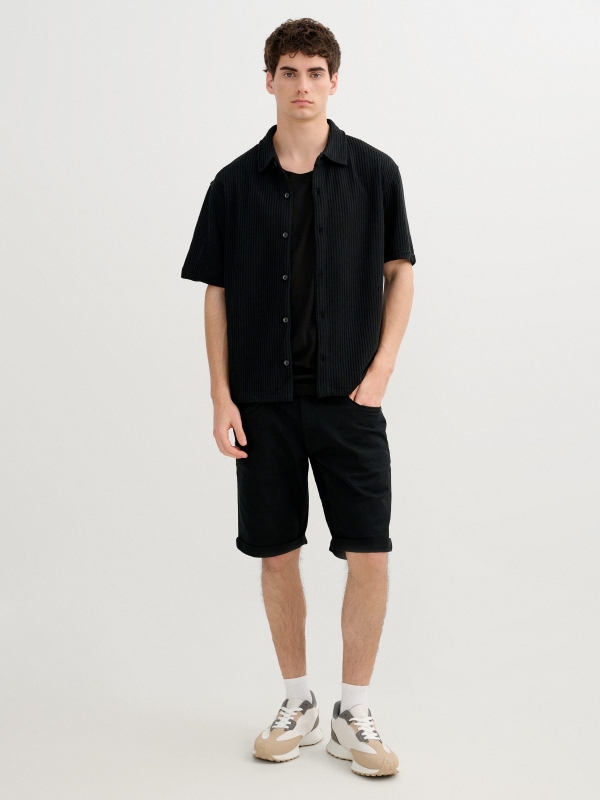 Camisa canelada botões preto vista geral frontal