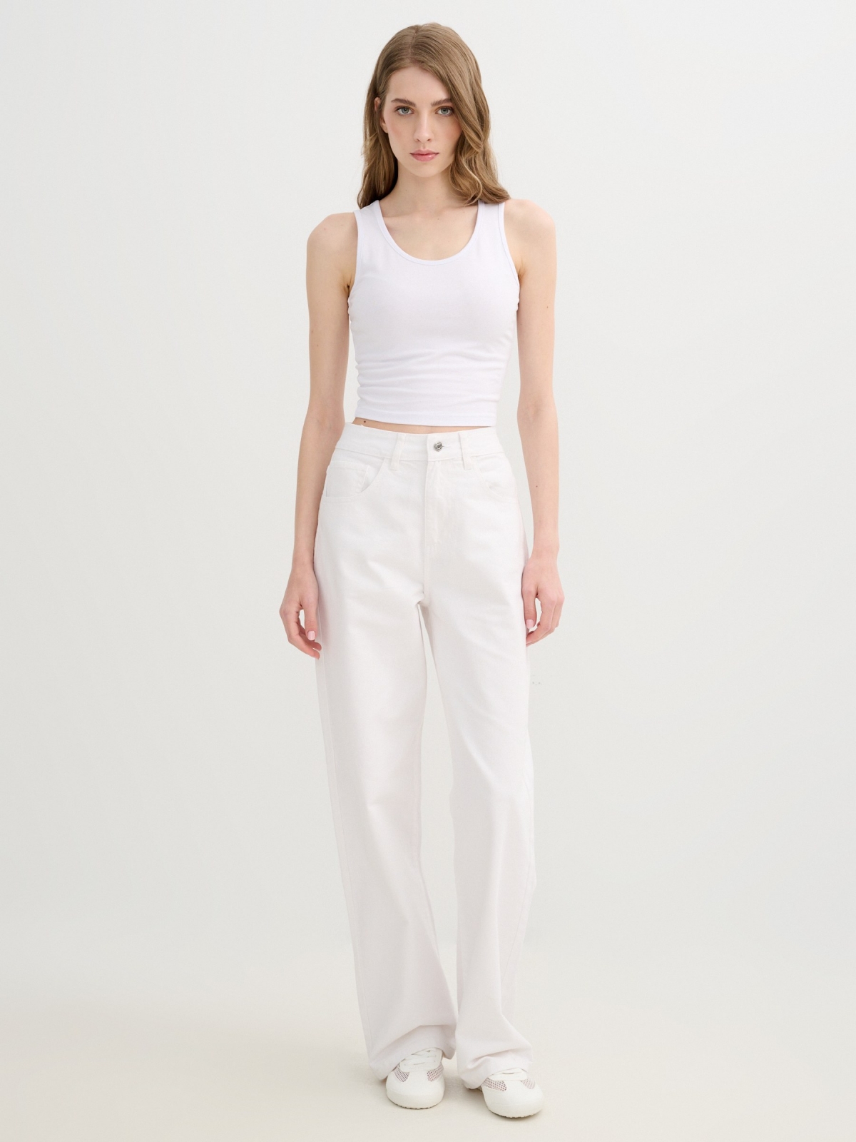 Basic sleeveless top white front view