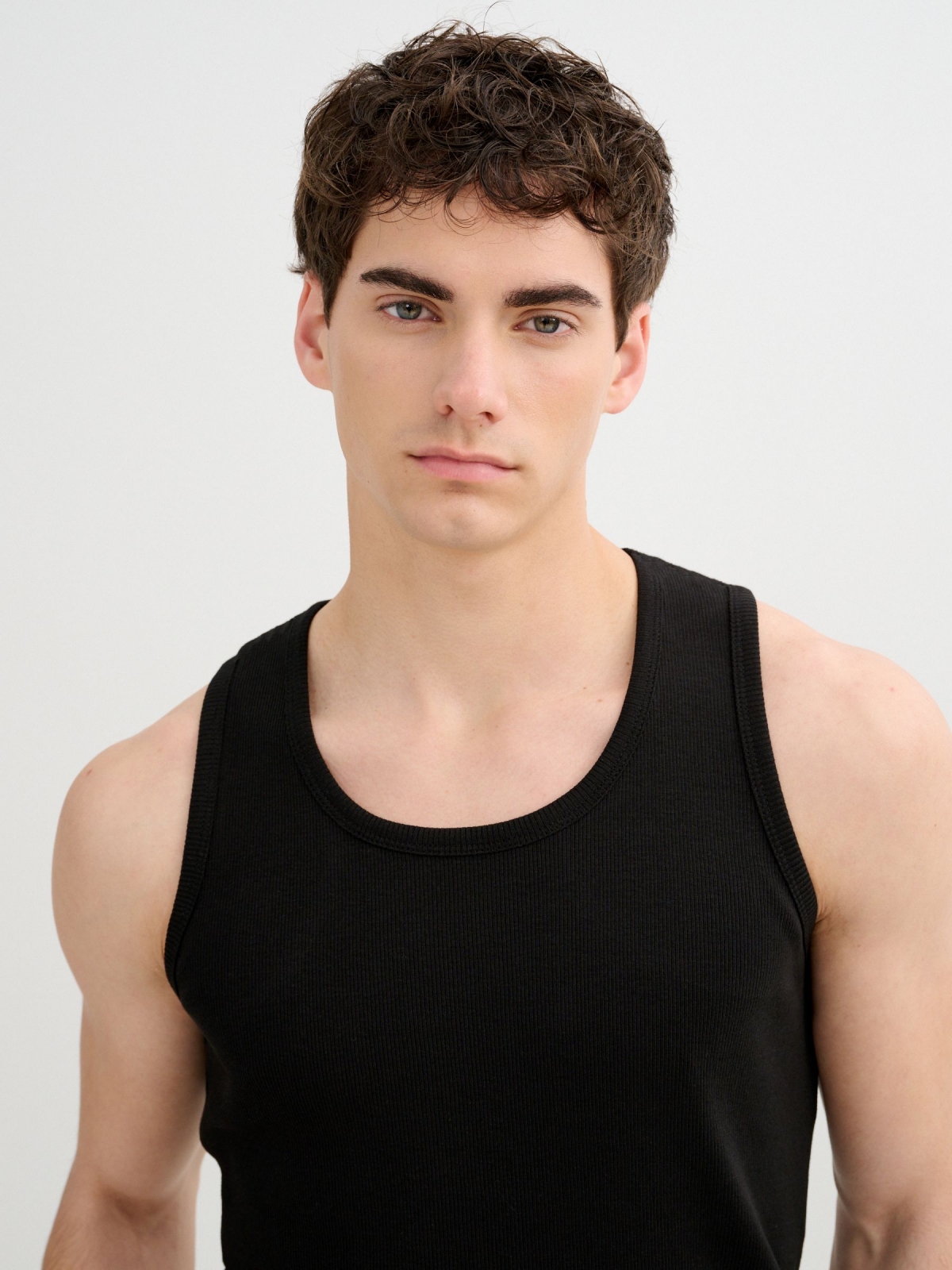 Basic ribbed tank top black detail view