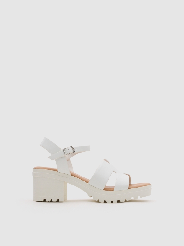 Crossed strap platform sandal