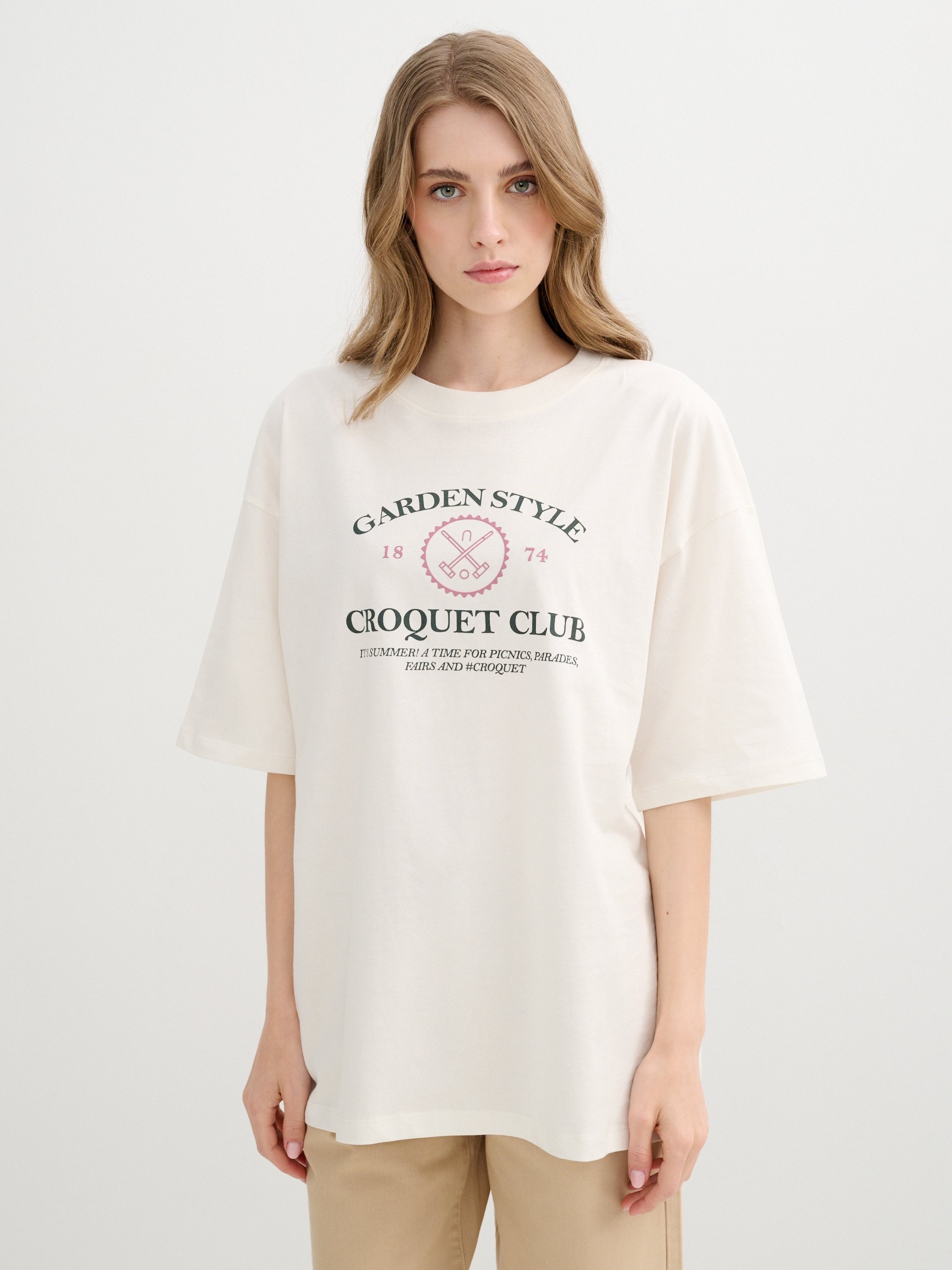 Camiseta Garden Style Oversize off white vista meia frontal